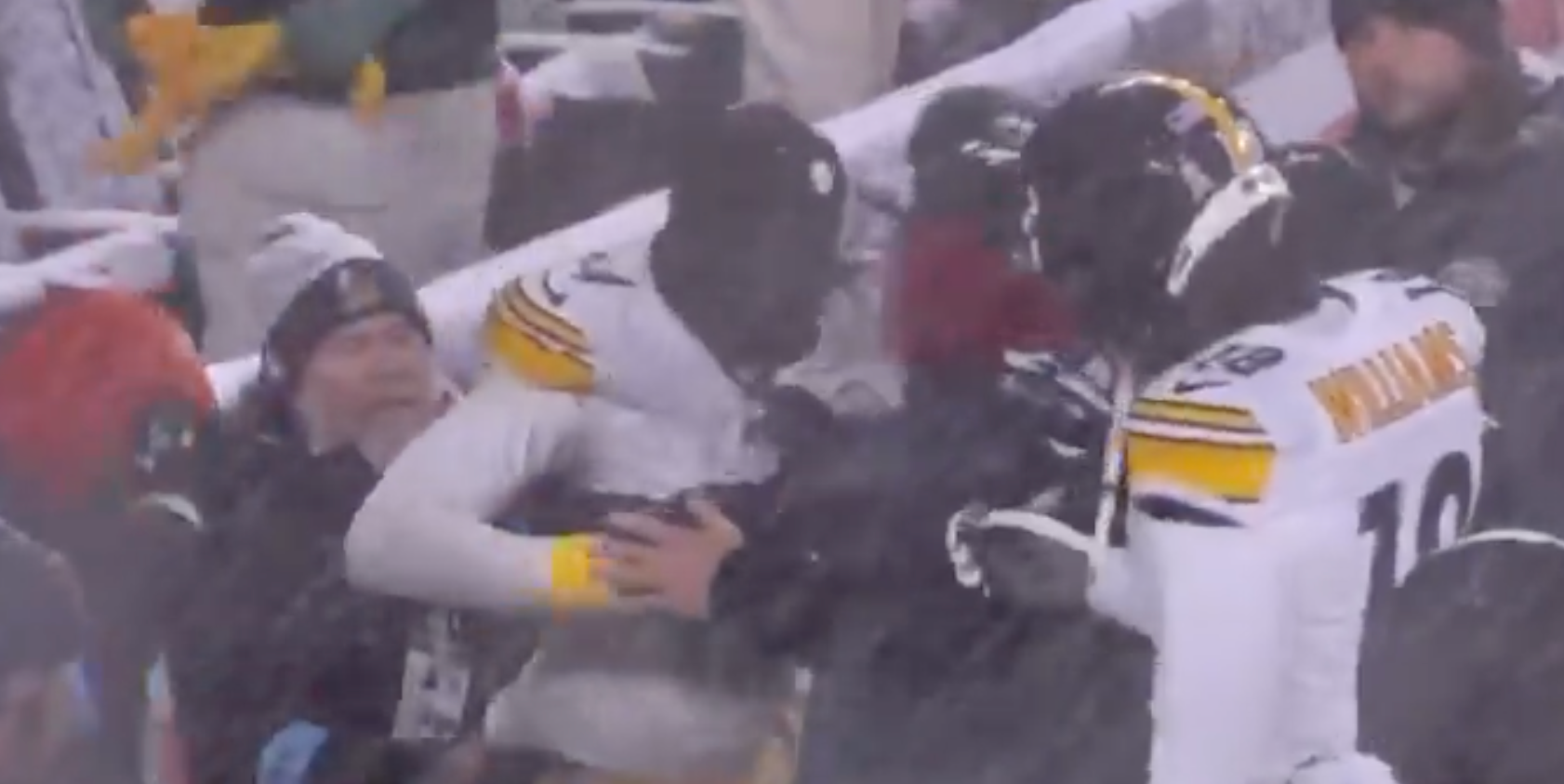 Pittsburgh Steelers WR George Pickens being held back after loss against Cleveland Browns in Week 12 of 2024 NFL season, Thursday Night Football , 11/21/24