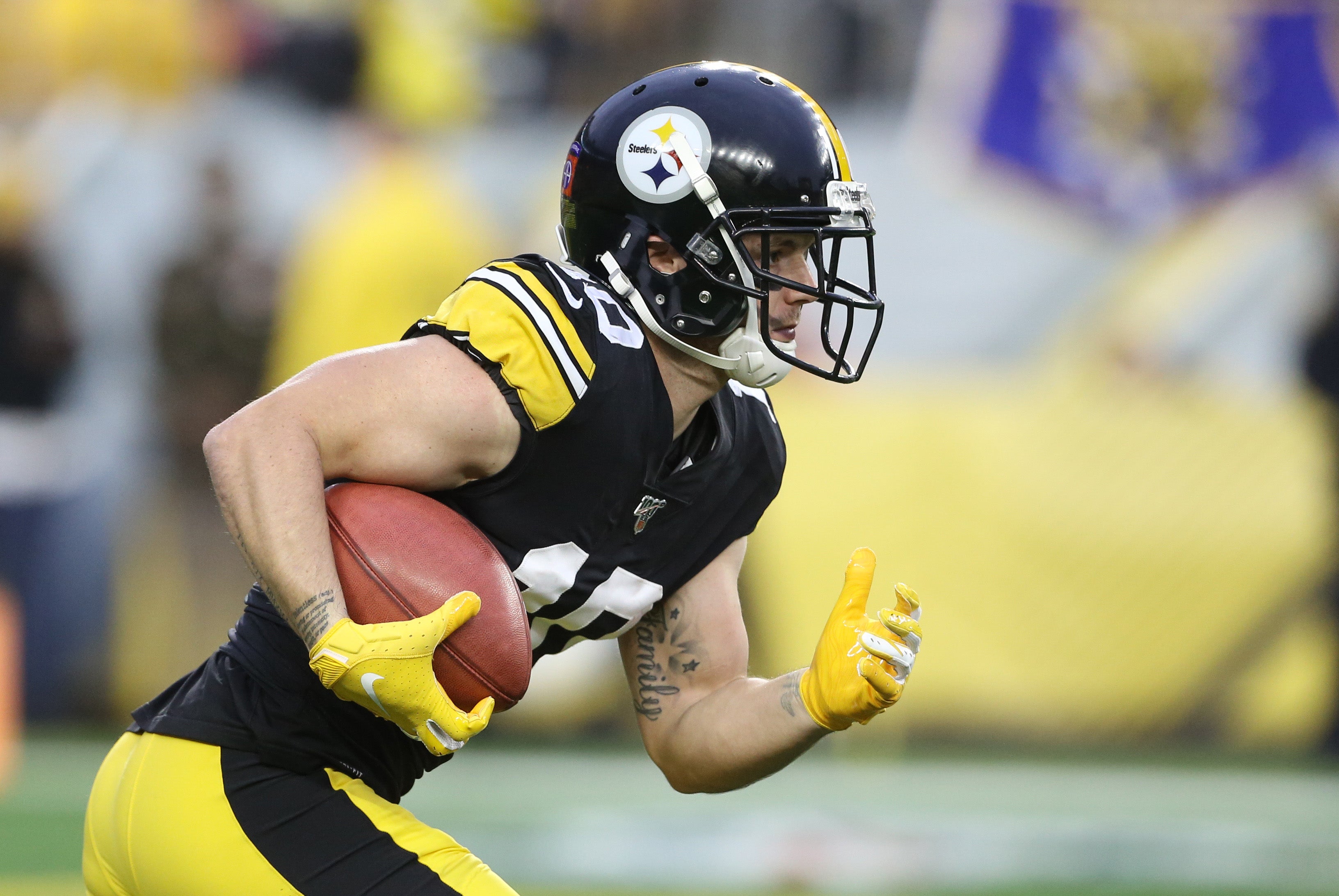 Nov 10, 2019; Pittsburgh, PA, USA; Pittsburgh Steelers wide receiver Ryan Switzer (10) turns a kick-off against the Los Angeles Rams during the first quarter at Heinz Field. Pittsburgh won 17-12.