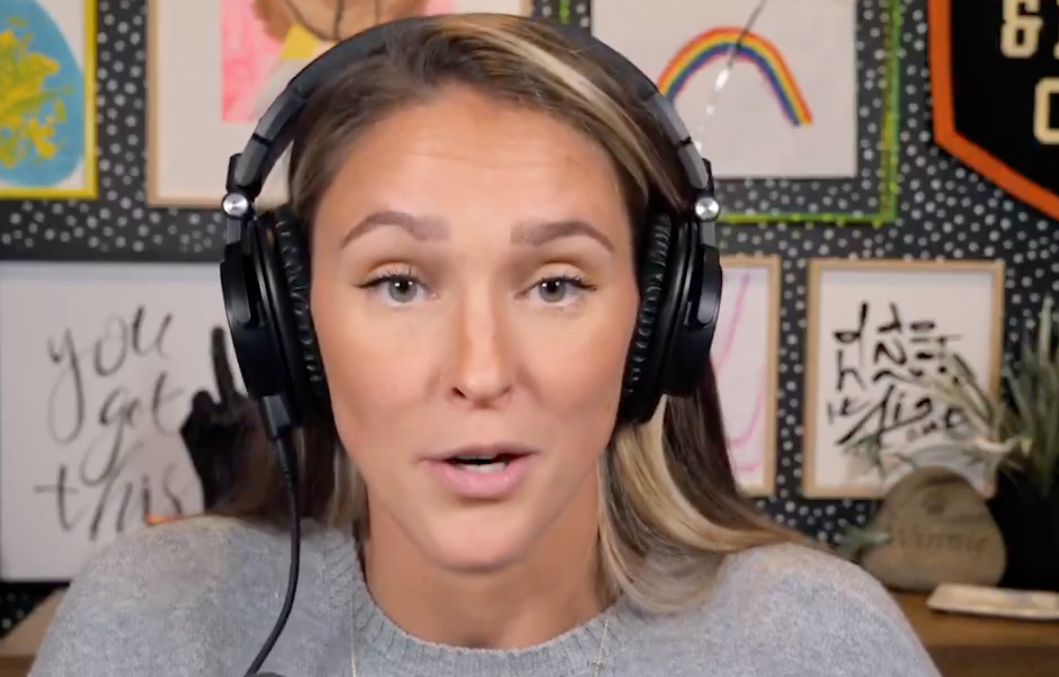 Kylie Kelce announces her new podcast, "Not Gunna Lie with Kylie Kelce."