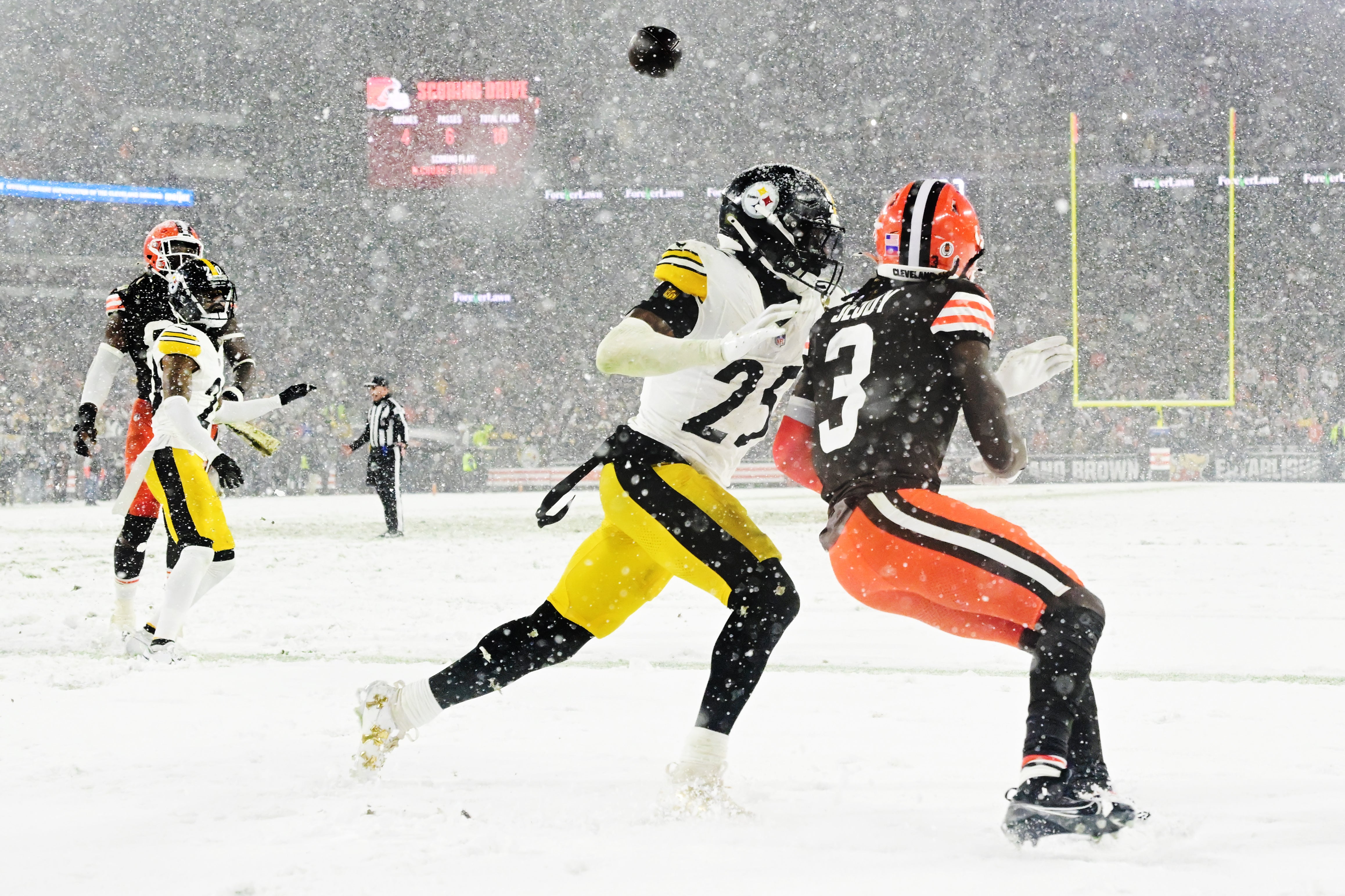 Nov 21, 2024; Cleveland, Ohio, USA; Cleveland Browns wide receiver Jerry Jeudy (3) waits for a pass on a two-point conversion try as Pittsburgh Steelers safety DeShon Elliott (25) defends during the second half at Huntington Bank Field.