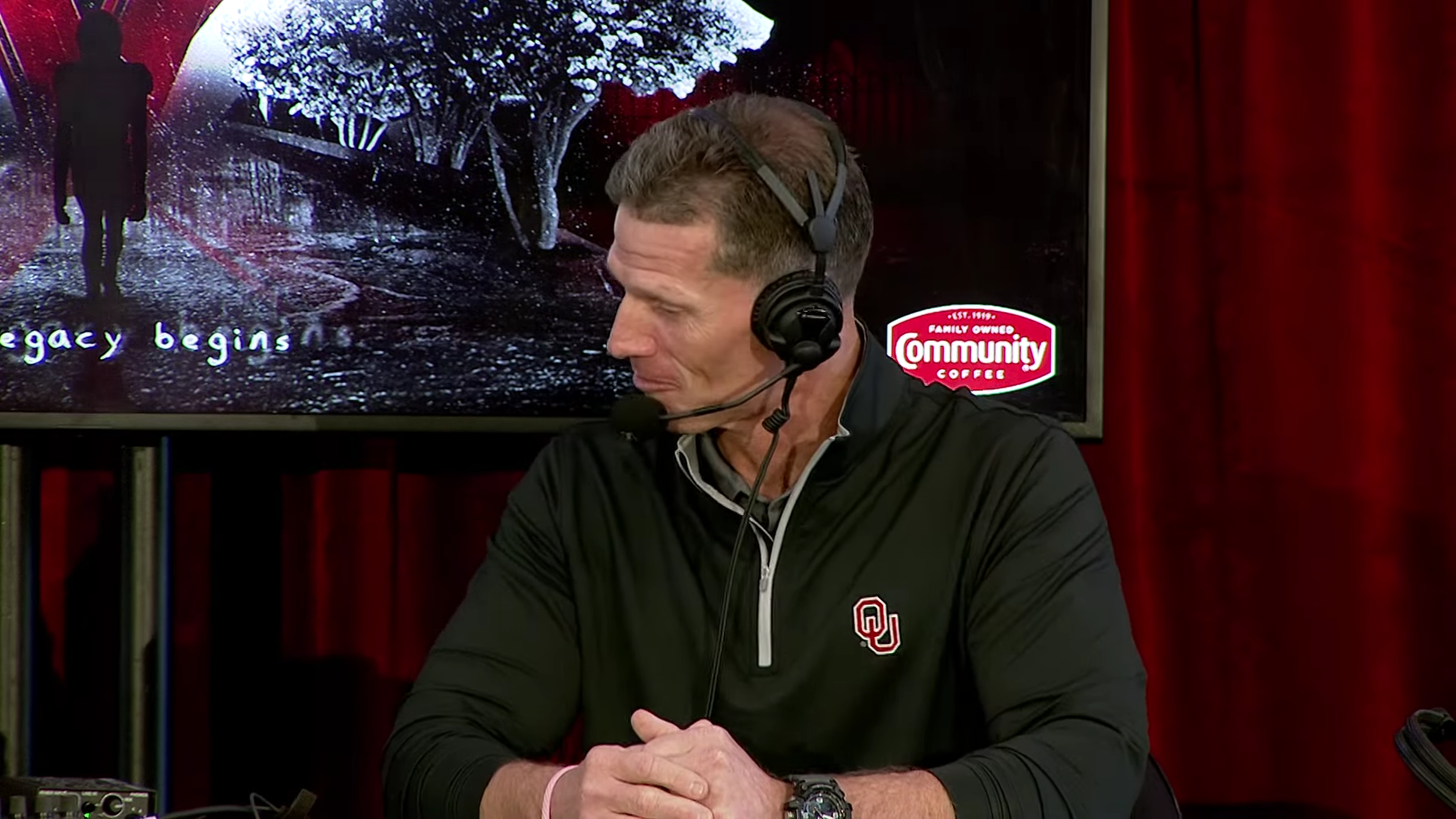 Oklahoma Sooners head coach Brent Venables