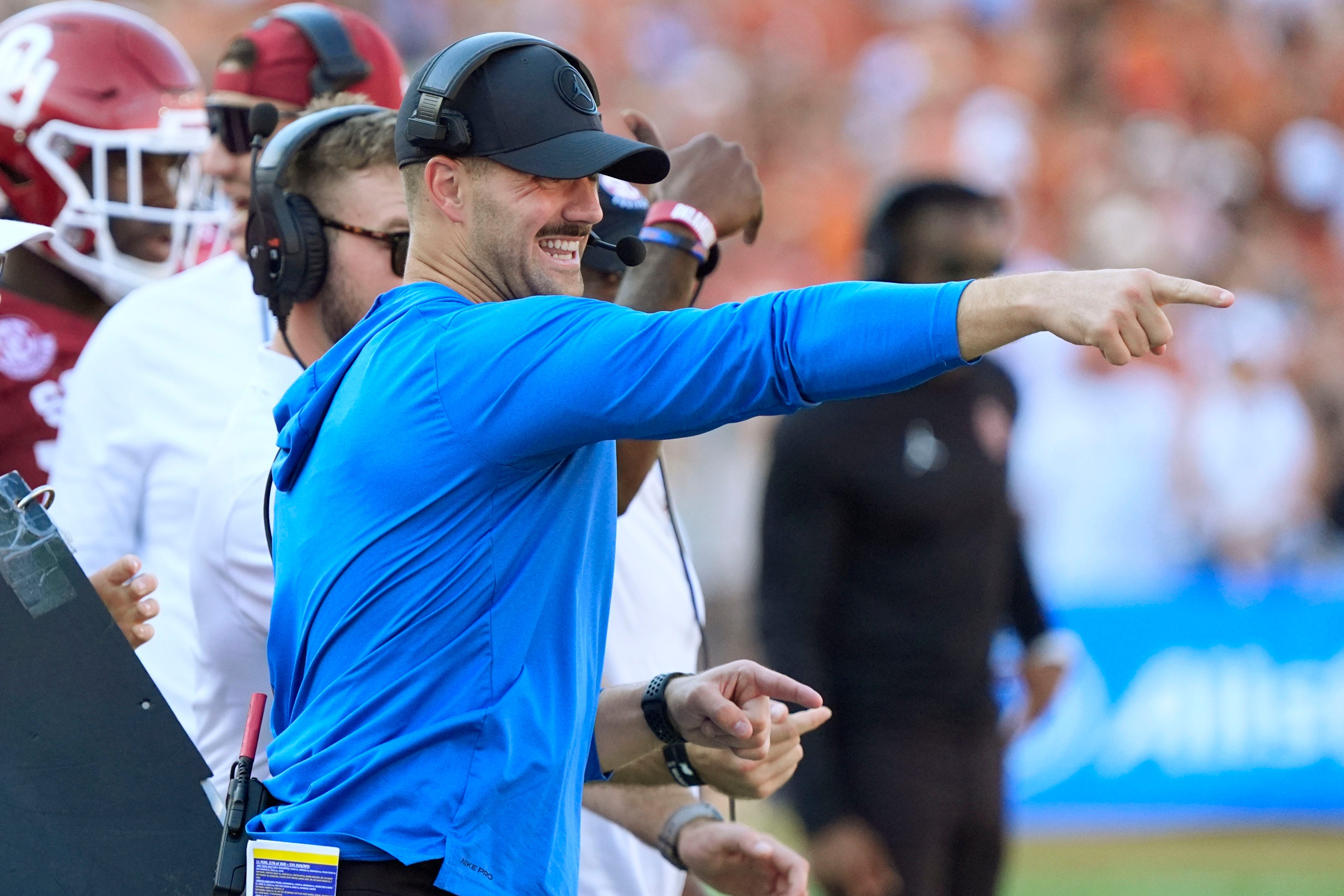 Oklahoma Sooners defensive coordinator Zac Alley