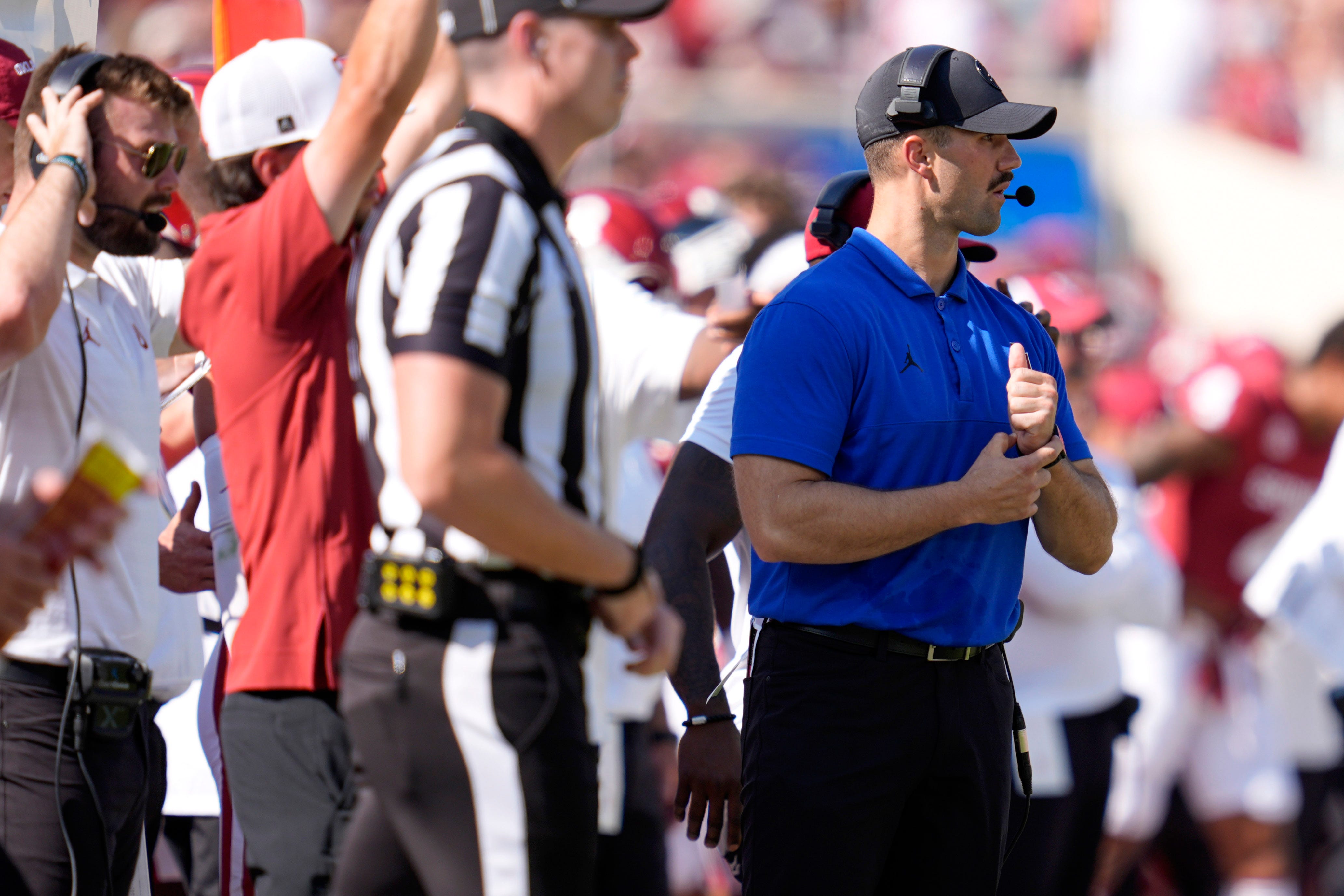 Oklahoma Sooners defensive coordinator Zac Alley