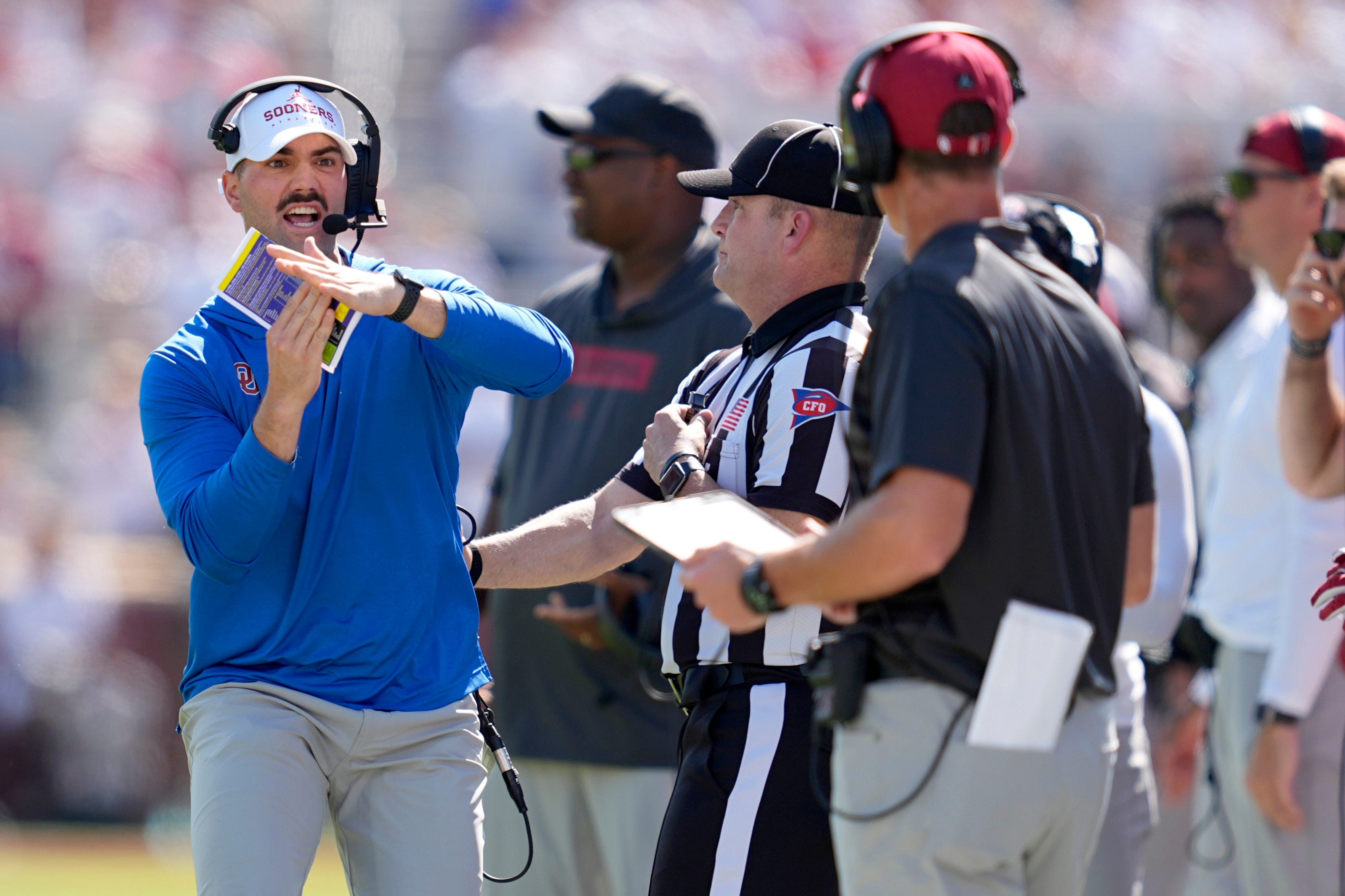 Oklahoma Sooners defensive coordinator Zac Alley