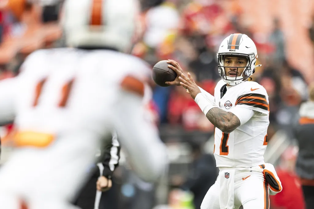 Cleveland Browns quarterback Dorian Thompson-Robinson (17) throws the ball during warm ups before the game against the Kansas City Chiefs at Huntington Bank Field.