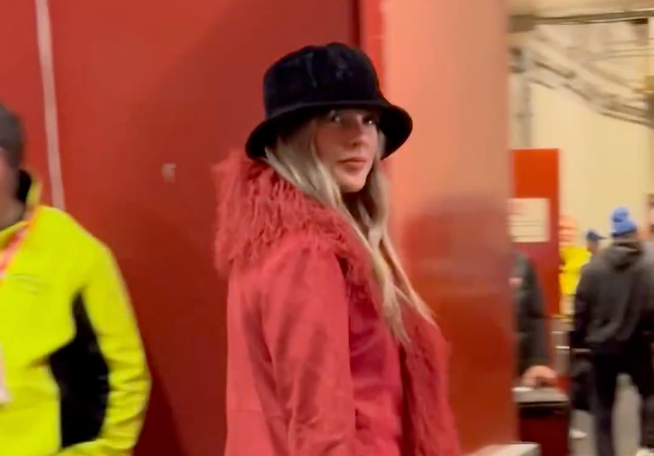 Taylor Swift arrives at Arrowhead Stadium for the Kansas City Chiefs' game against the Houston Texans