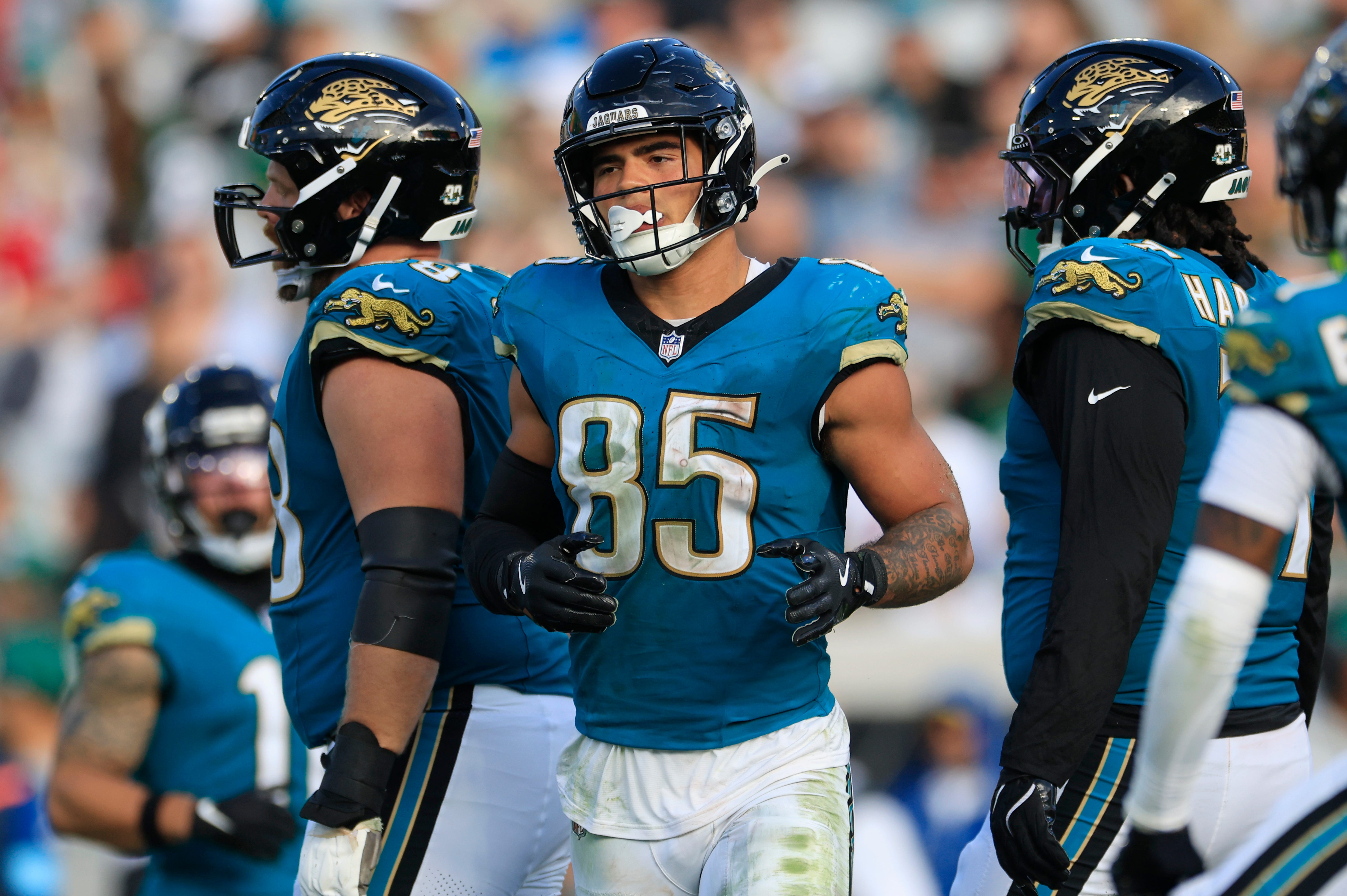 Jacksonville Jaguars tight end Brenton Strange (85) gets into position during the fourth quarter Sunday, Dec. 15, 2024 at EverBank Stadium in Jacksonville, Fla. The Jets held off the Jaguars 32-25.