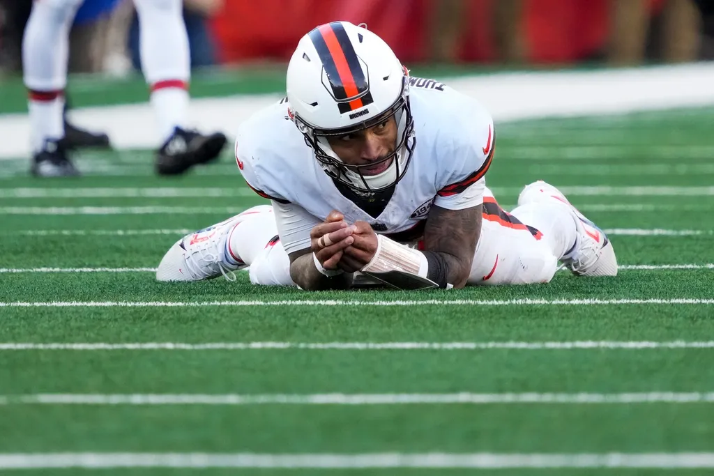 Cleveland Browns quarterback Dorian Thompson-Robinson (17) is slow to his feet after an incomplete pass in the fourth quarter of the NFL Week 16 game between the Cincinnati Bengals and the Cleveland Browns.