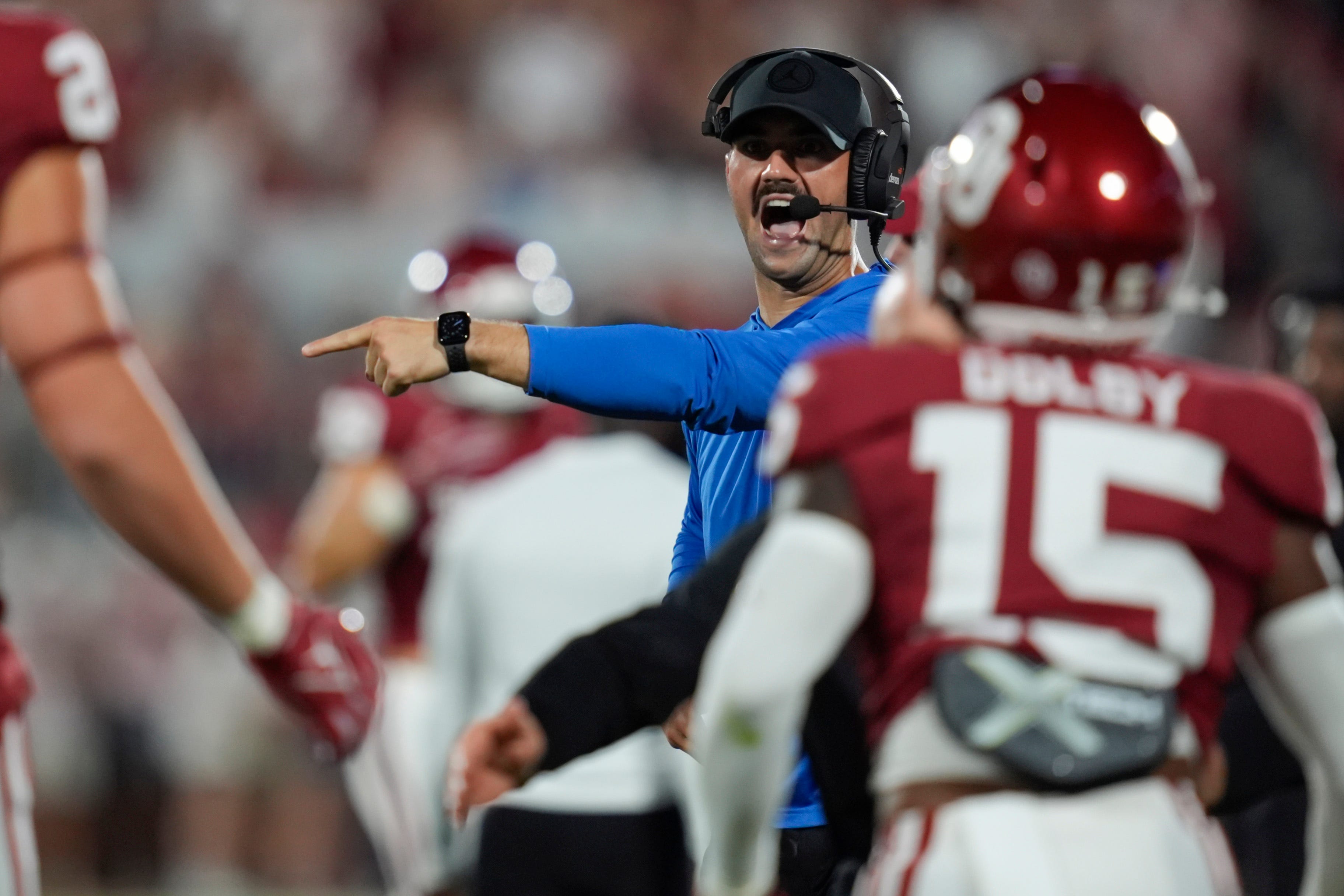 Oklahoma Sooners defensive coordinator Zac Alley