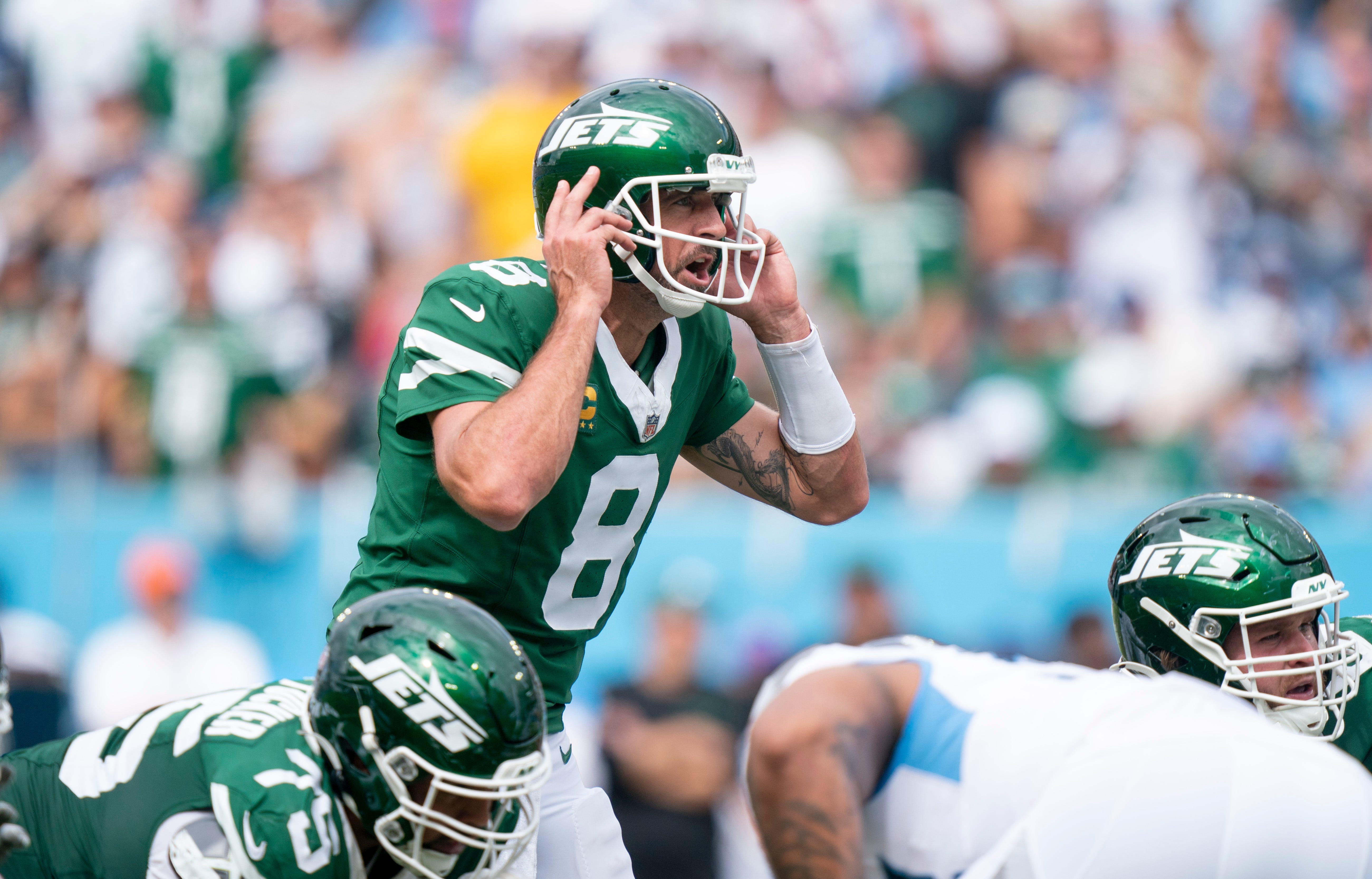 New York Jets quarterback Aaron Rodgers (8) calls a play against the Tennessee Titans during their game at Nissan Stadium in Nashville, Tenn., Sunday, Sept. 15, 2024 Denny Simmons / The Tennessean-USA TODAY NETWORK via Imagn Images