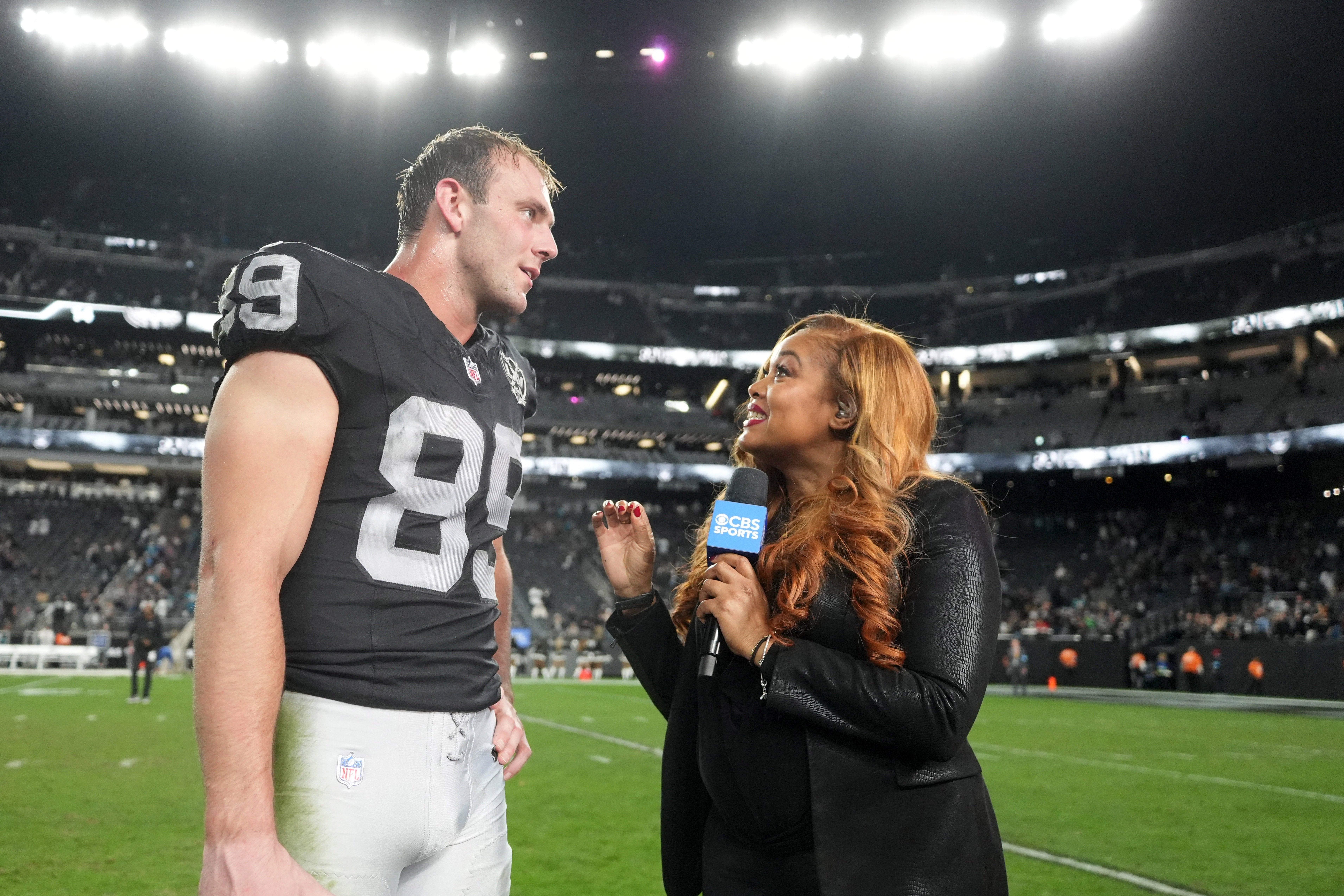 Las vegas Raiders tight end Brock Bowers