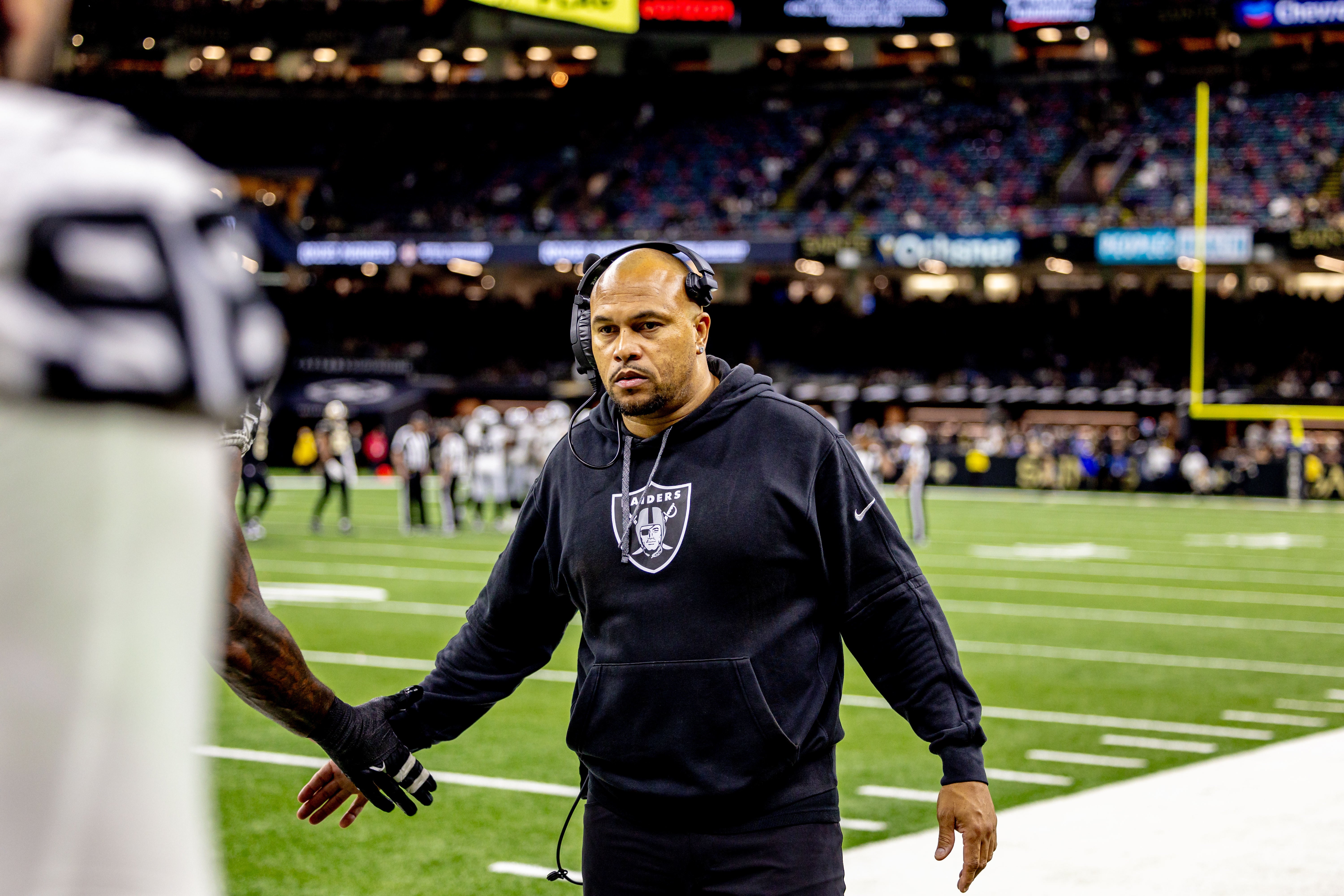 Las Vegas Raiders head coach Antonio Pierce