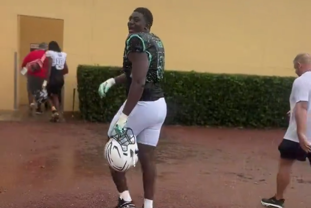 Oklahoma Sooners Offensive Tackle Michael Fasusi