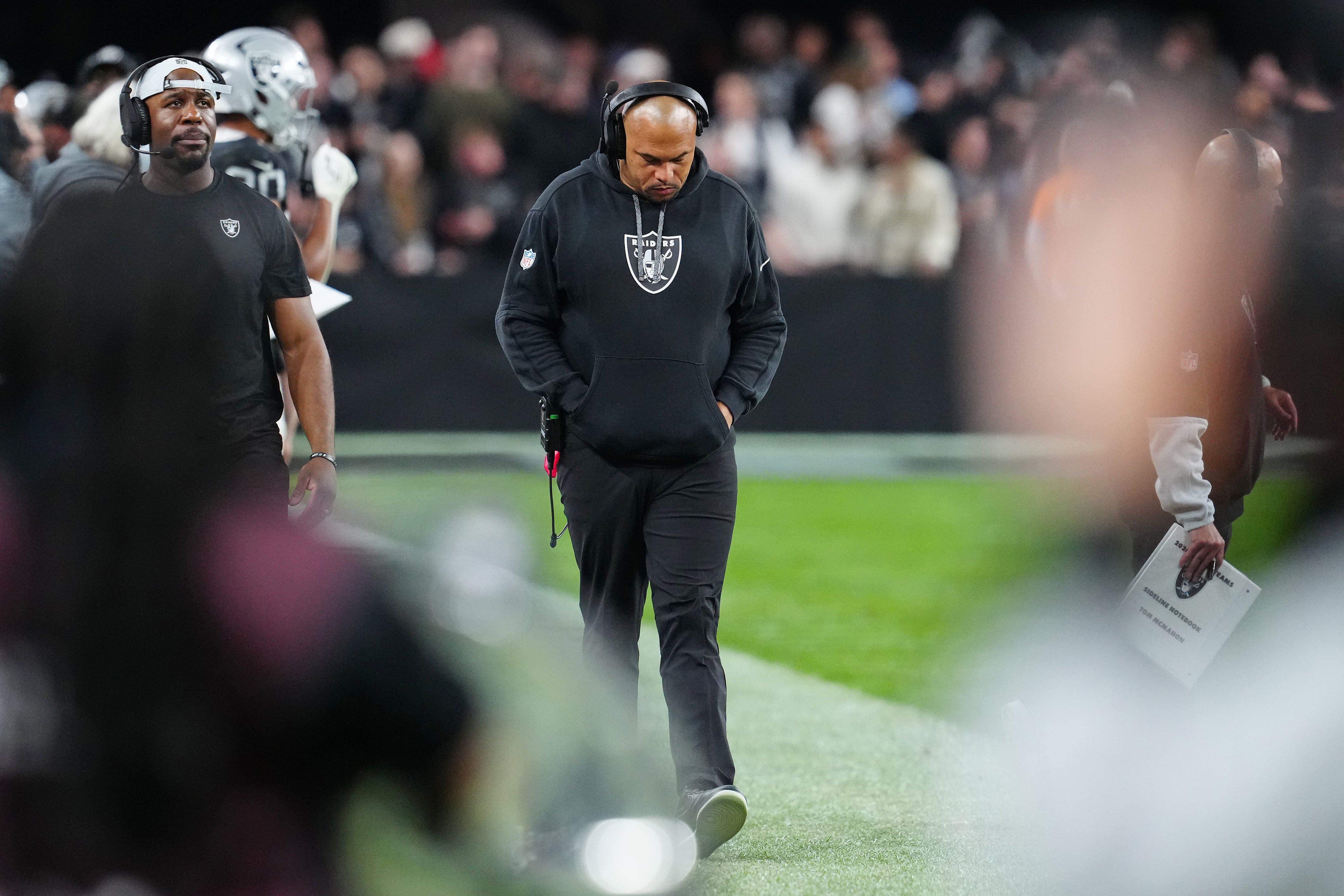Las Vegas Raiders head coach Antonio Pierce