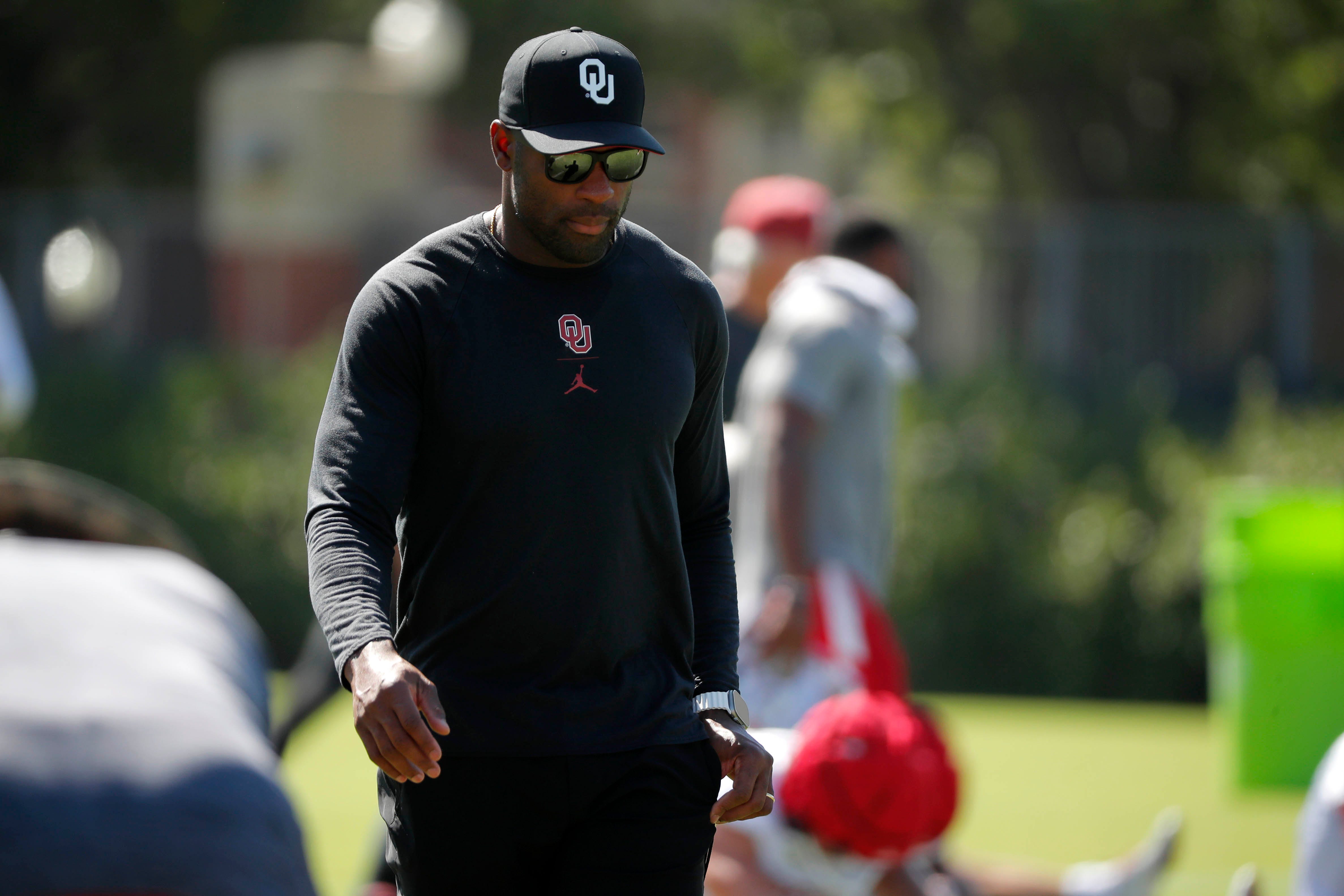 Oklahoma runnings back coach DeMarco Murray during a practice for the University of Oklahoma Sooners (OU) football team in Norman, Okla., Friday, Aug. 4, 2023.