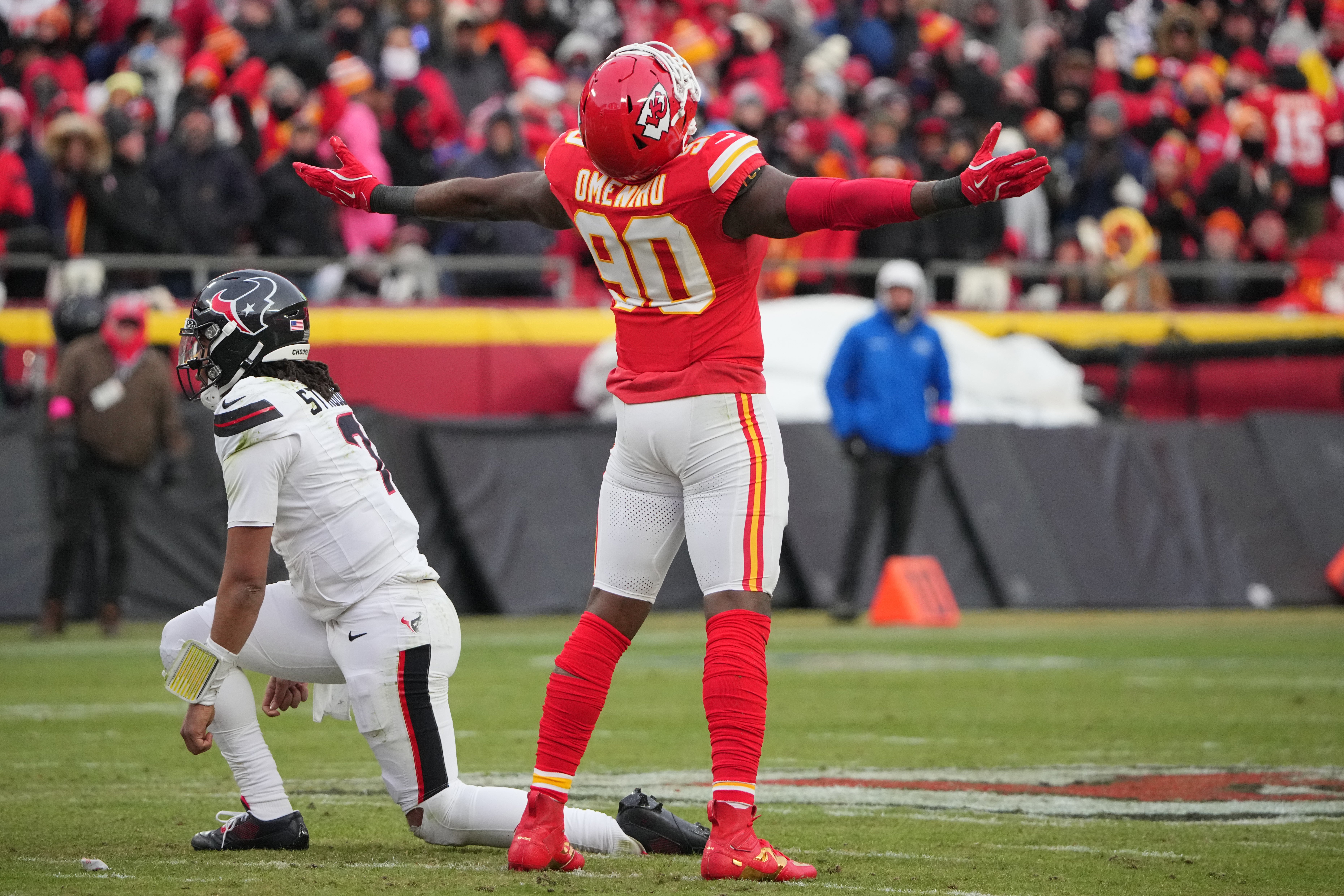 Charles Omenihu Kansas City Chiefs defensive lineman