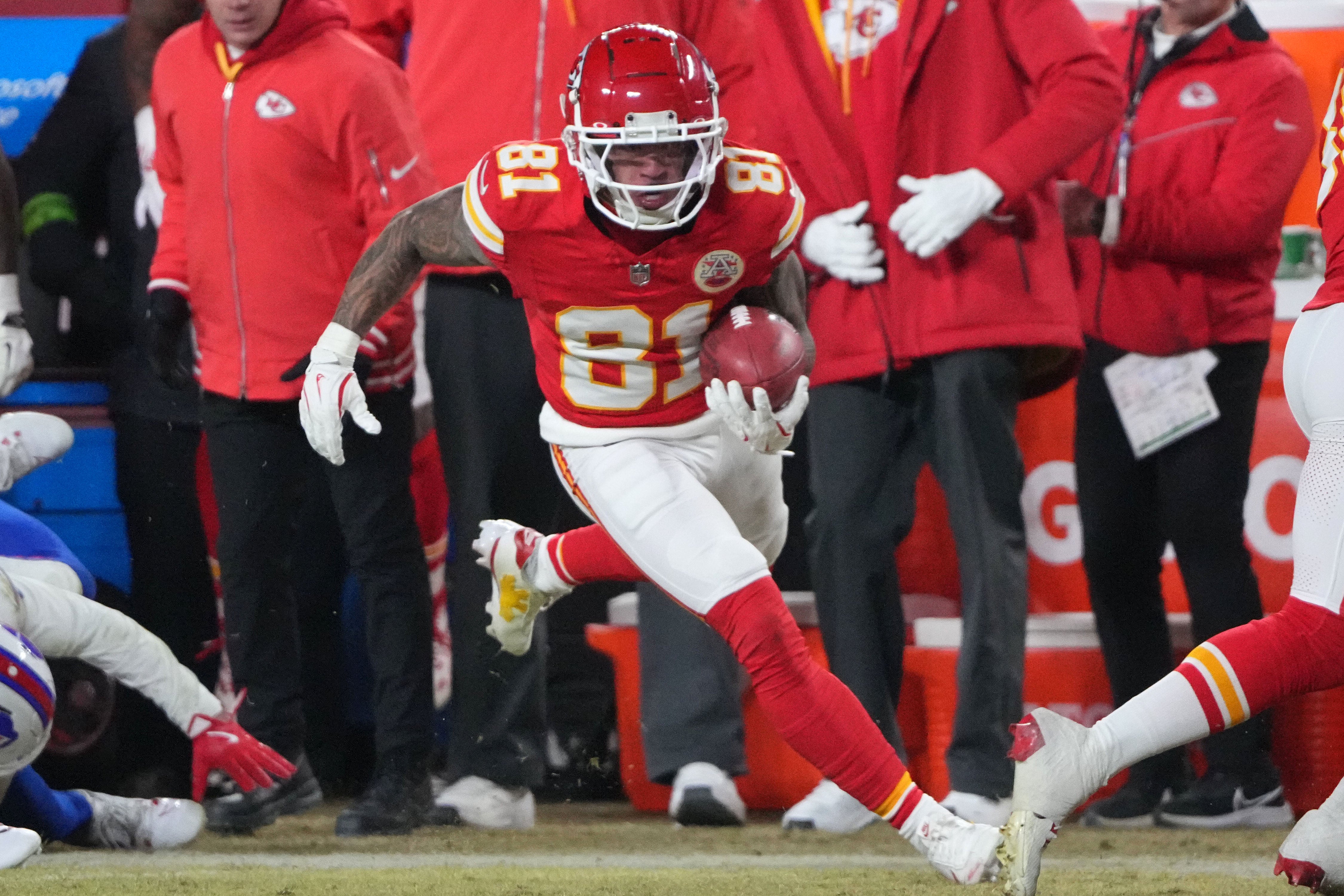 Jan 26, 2025; Kansas City, MO, USA; Kansas City Chiefs wide receiver Nikko Remigio (81) makes a catch against the Buffalo Bills during the first half in the AFC Championship game at GEHA Field at Arrowhead Stadium.
