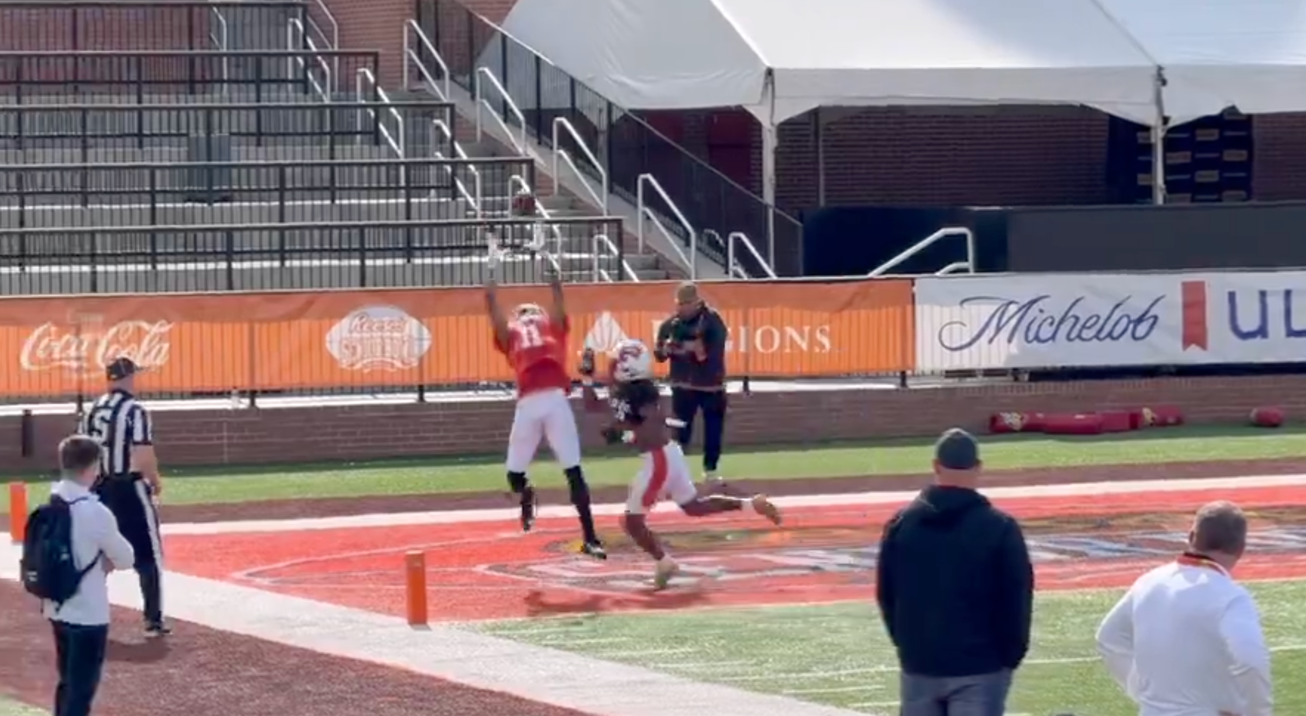 Georgia Bulldogs wide receiver Arian Smith hauls in a nice catch during Day 2 of Reese's Senior Bowl.