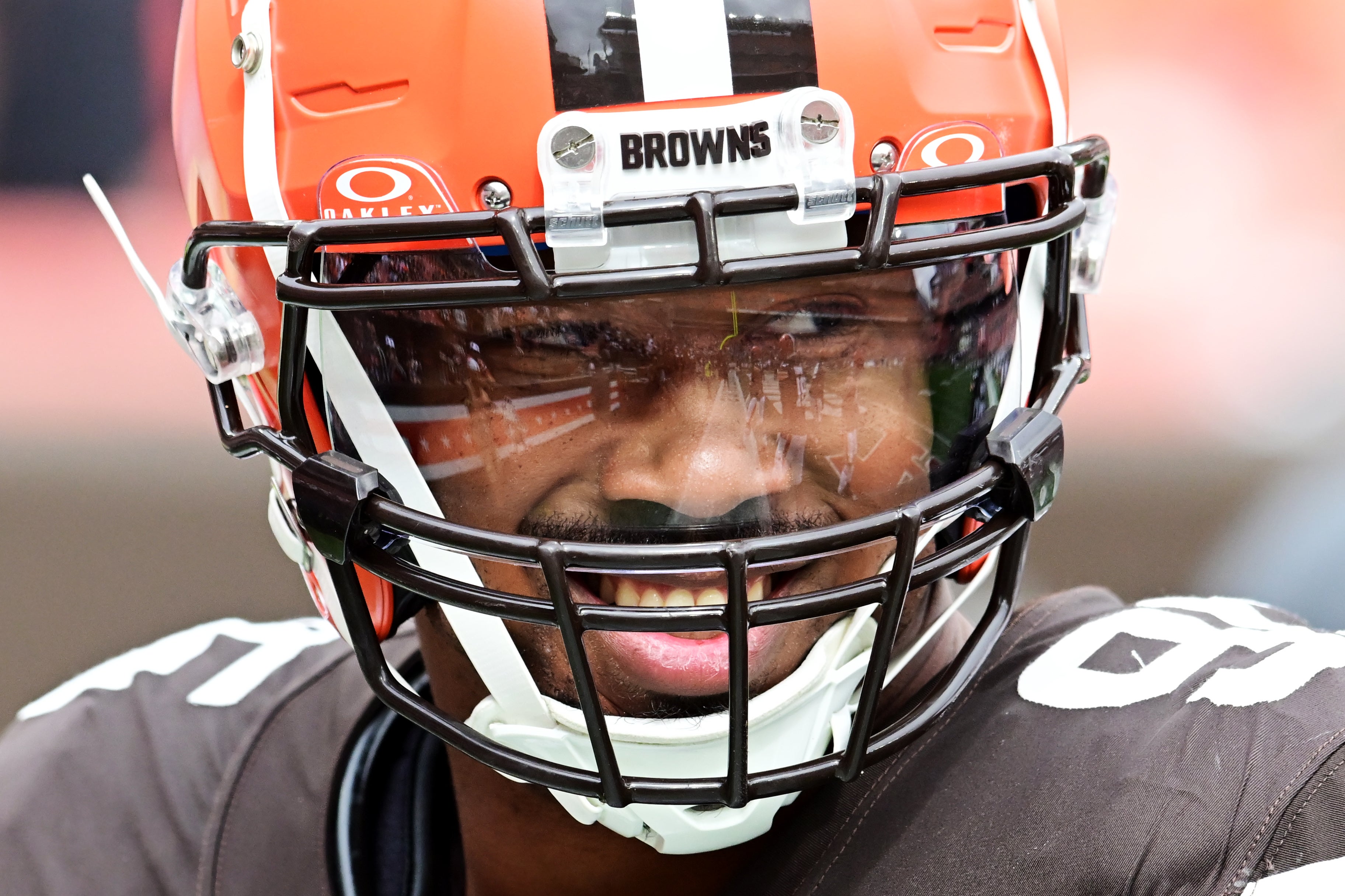 Cleveland Browns defensive end Myles Garrett (95) warms up before the game between the Browns and the Tennessee Titans at Cleveland Browns Stadium. Ken Blaze-Imagn Images
