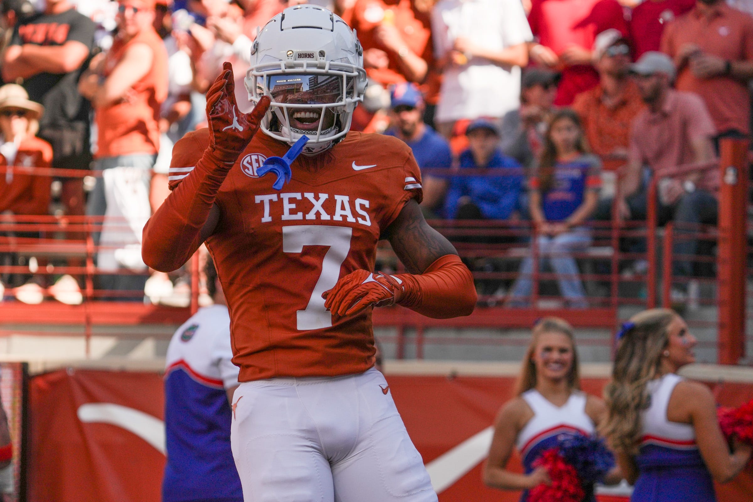 Texas Longhorns defensive back Jahdae Barron (7) reacts to a play during the Longhorns' game against the Florida Gators, Nov. 9, 2024 at Darrell K. Royal Texas Memorial Stadium in Austin.