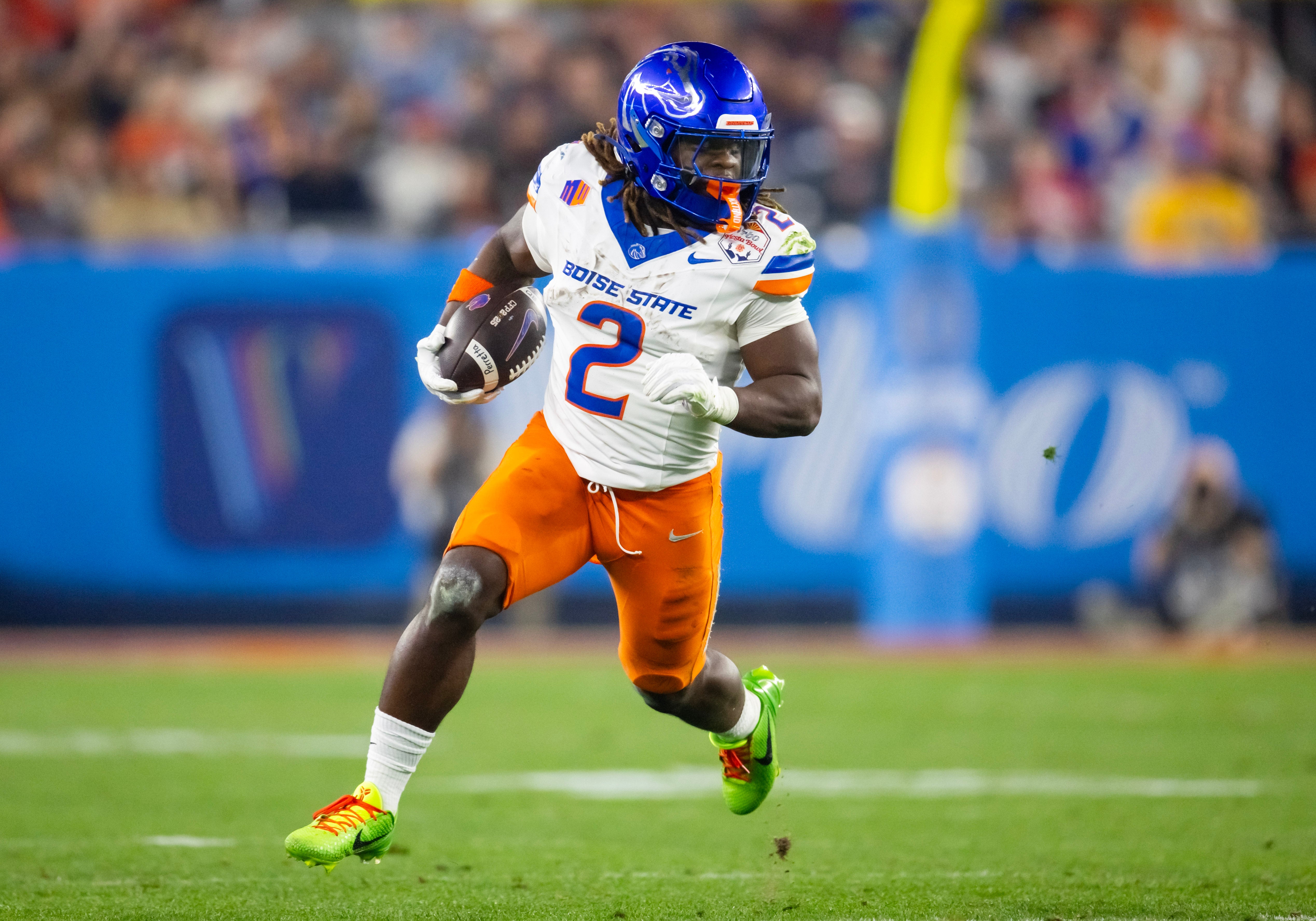 Boise State Broncos running back Ashton Jeanty (2) against the Penn State Nittany Lions during the Fiesta Bowl at State Farm Stadium.