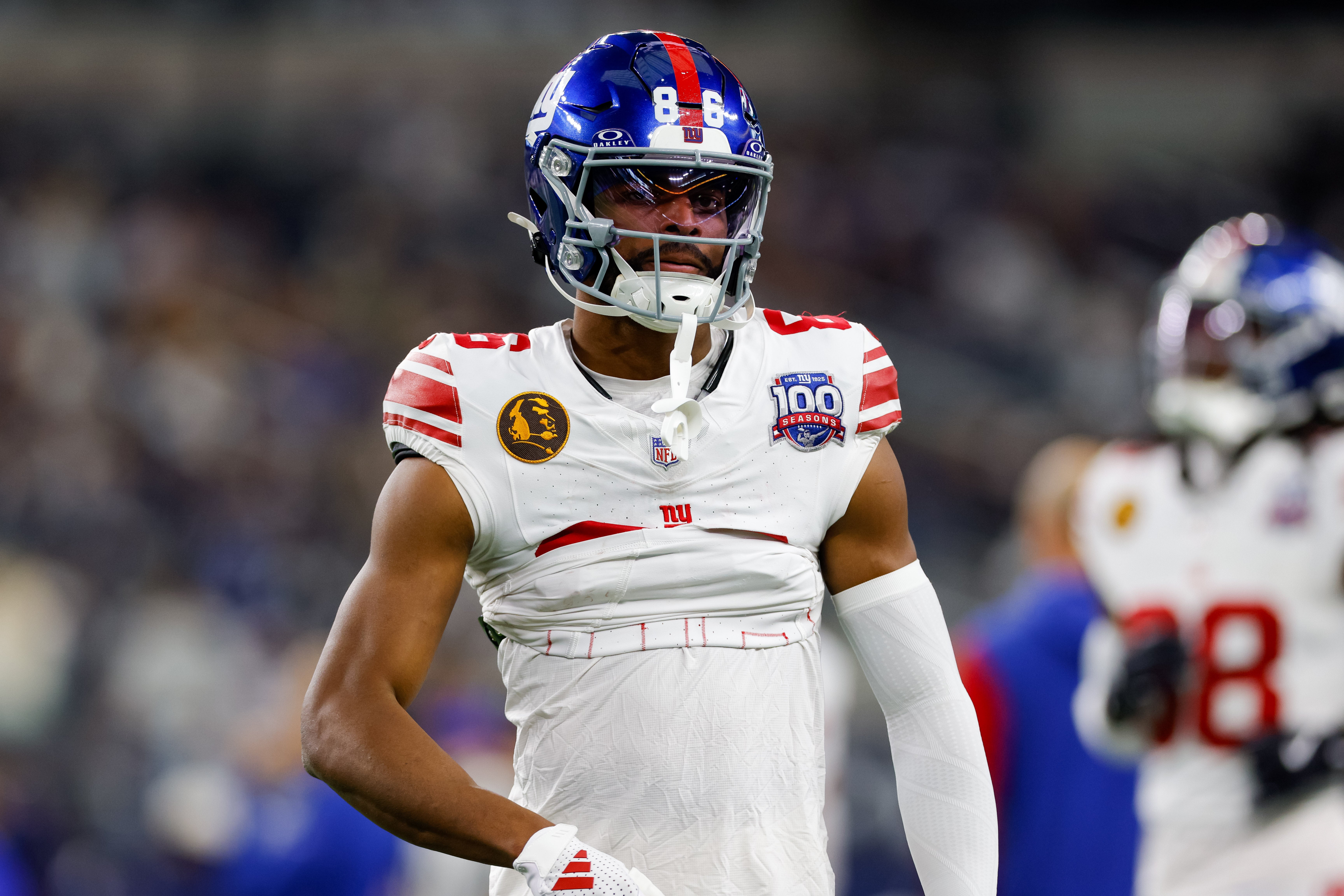 Nov 28, 2024; Arlington, Texas, USA; New York Giants wide receiver Darius Slayton (86) warms up prior to the game against the Dallas Cowboys at AT&T Stadium.