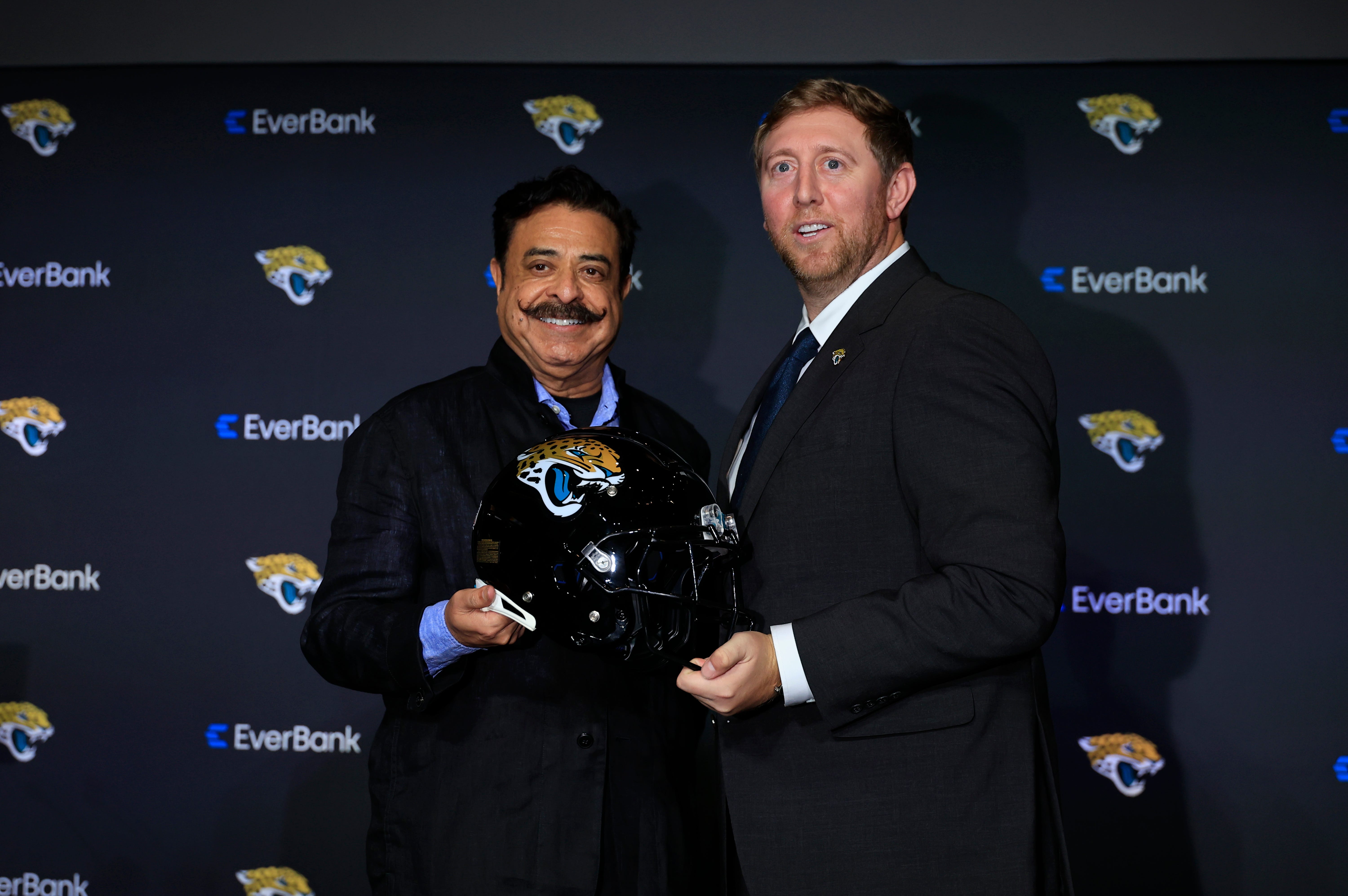 Jaguars owner Shad Khan, left, poses for a photo with new Jacksonville Jaguars head coach Liam Coen during a press conference Monday, Jan. 27, 2025 at the Miller Electric Center in Jacksonville, Fla. ... Corey Perrine/Florida Times-Union-USA TODAY NETWORK via Imagn Images