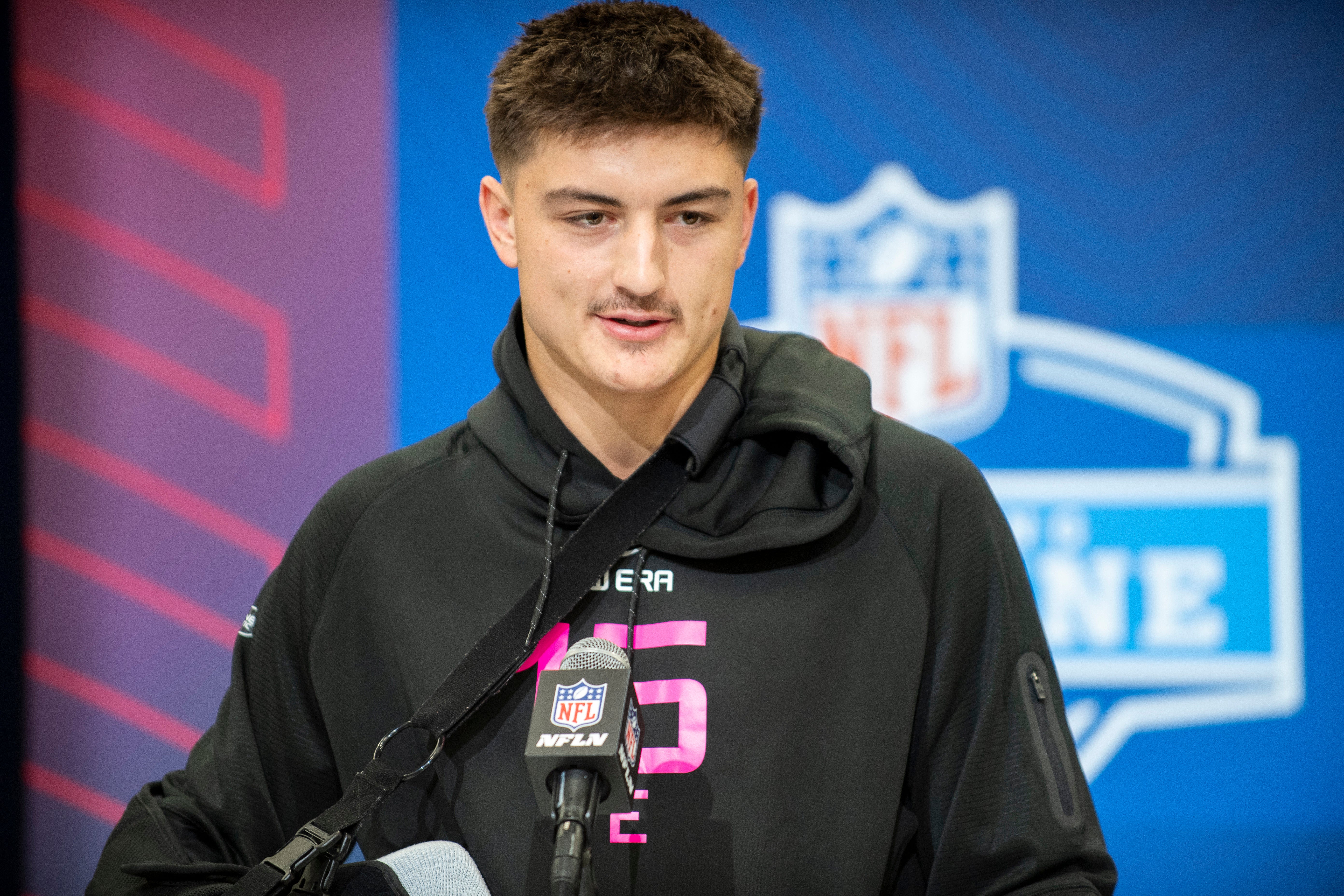 Michigan tight end Colston Loveland (TE15) during the 2025 NFL Combine at Lucas Oil Stadium.