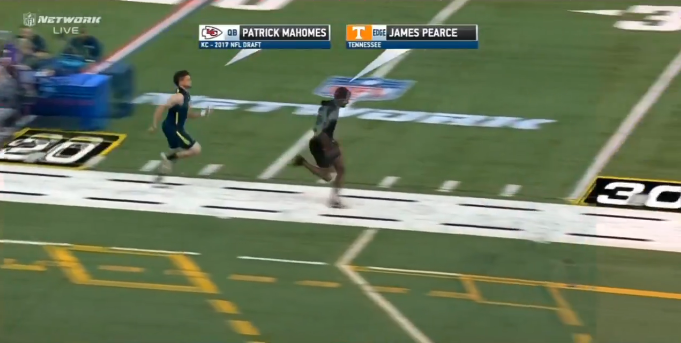 Chiefs QB Patrick Mahomes vs. Tennessee EDGE James Pearce 40-yard dash simulcam on NFL Network.