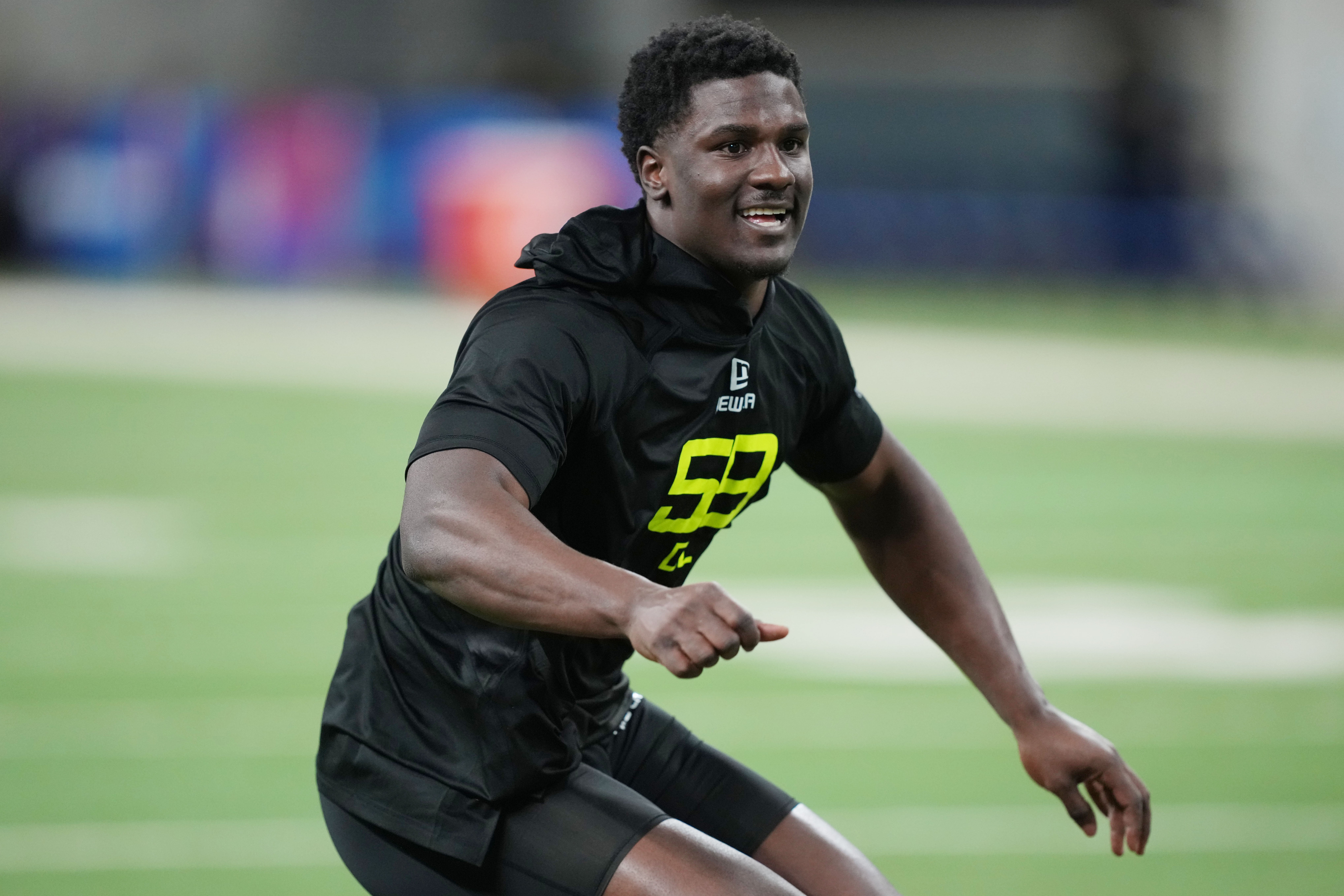 Tennessee defensive lineman James Pearce (DL59) participates in drills during the 2025 NFL Combine at Lucas Oil Stadium.