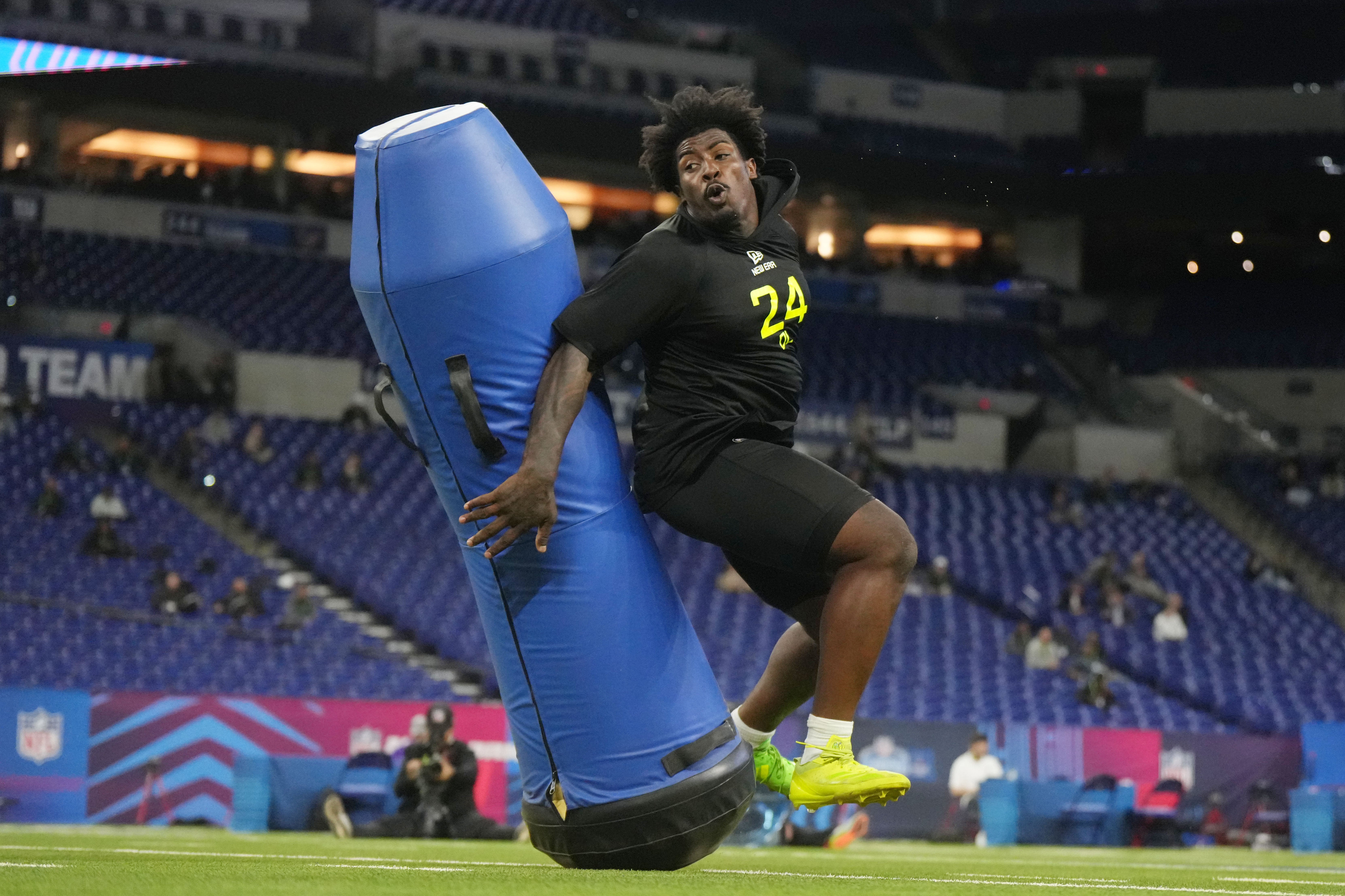 Tennessee defensive lineman Omarr Norman-Lott (DL24) participates in drills during the 2025 NFL Combine at Lucas Oil Stadium.