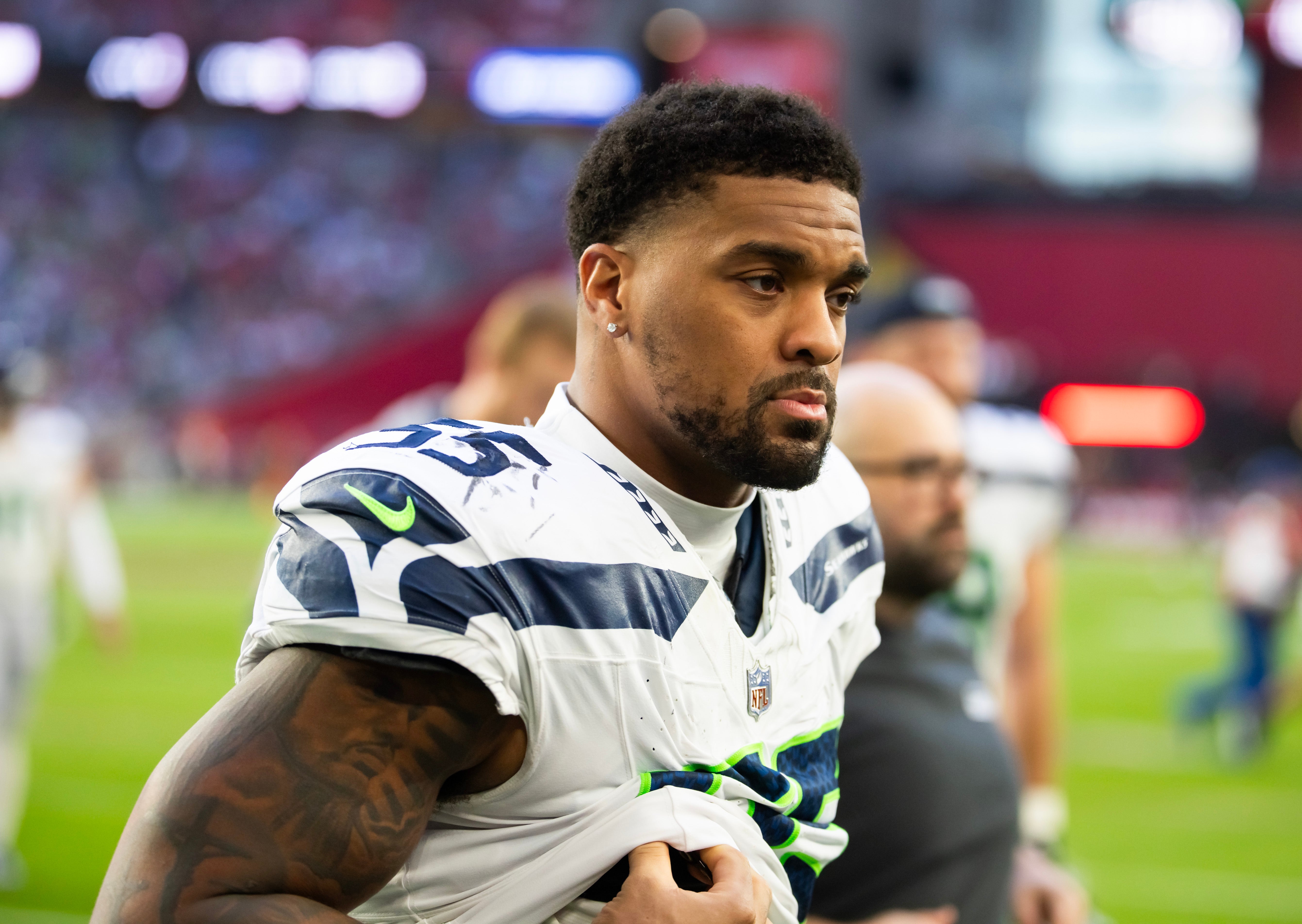 Seahawks defensive end Dre'Mont Jones (55)