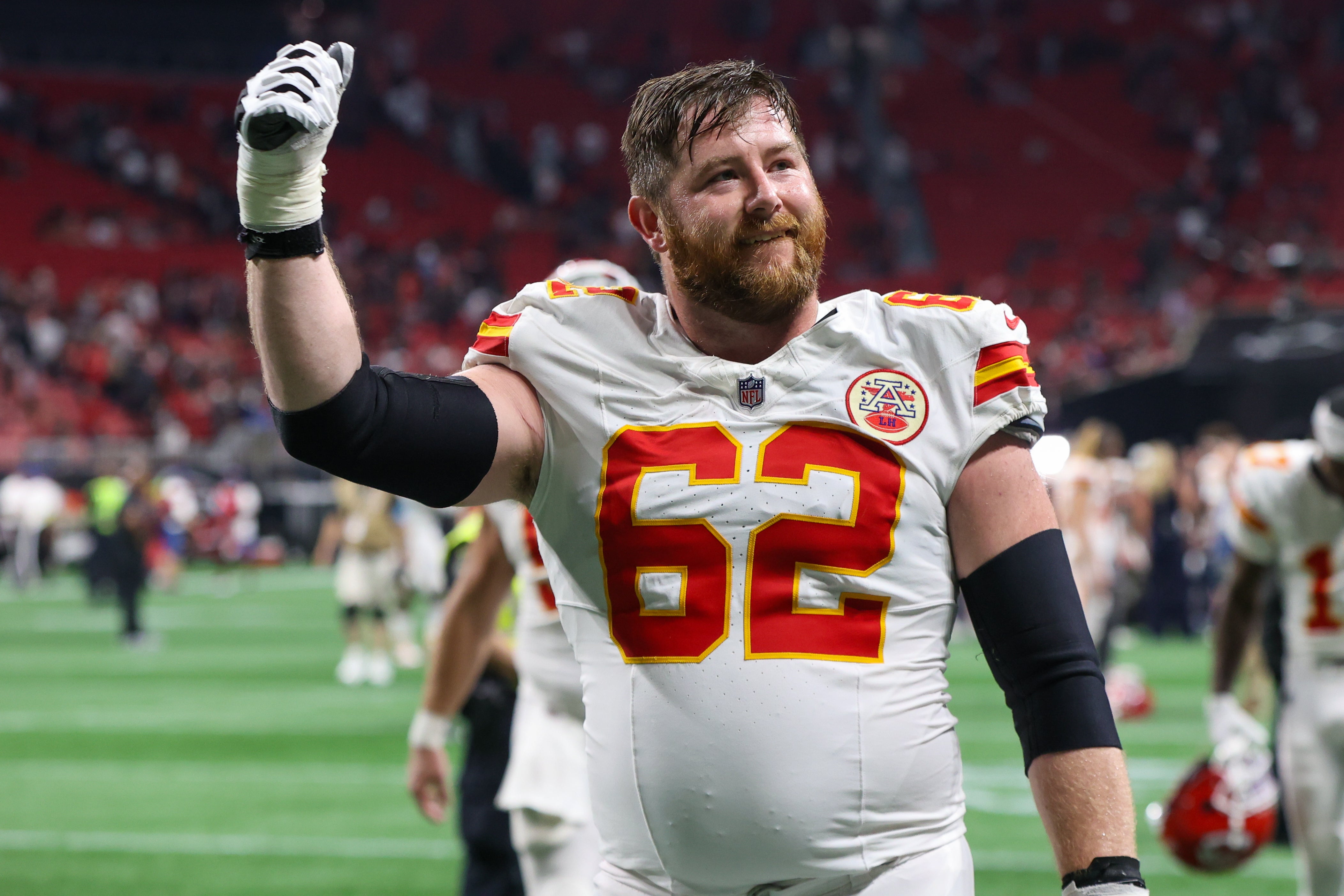 Sep 22, 2024; Atlanta, Georgia, USA; Kansas City Chiefs guard Joe Thuney (62) celebrates after a victory over the Atlanta Falcons at Mercedes-Benz Stadium.