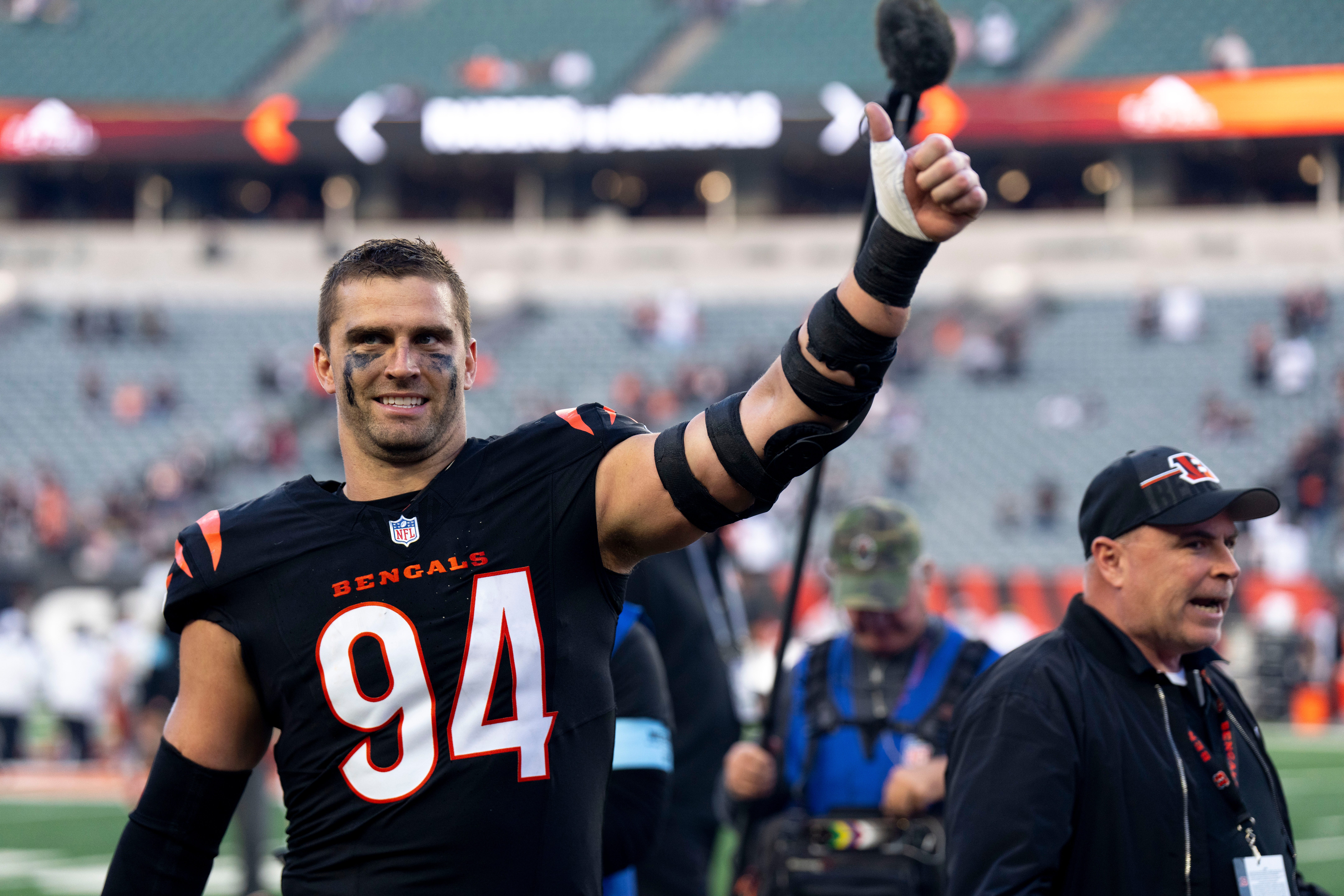 Cincinnati Bengals defensive end Sam Hubbard (94) gives fans the thumbs up after the Cincinnati Bengals defeated the Las Vegas Raiders at Paycor Stadium in Cincinnati on Sunday, Nov. 3, 2024.