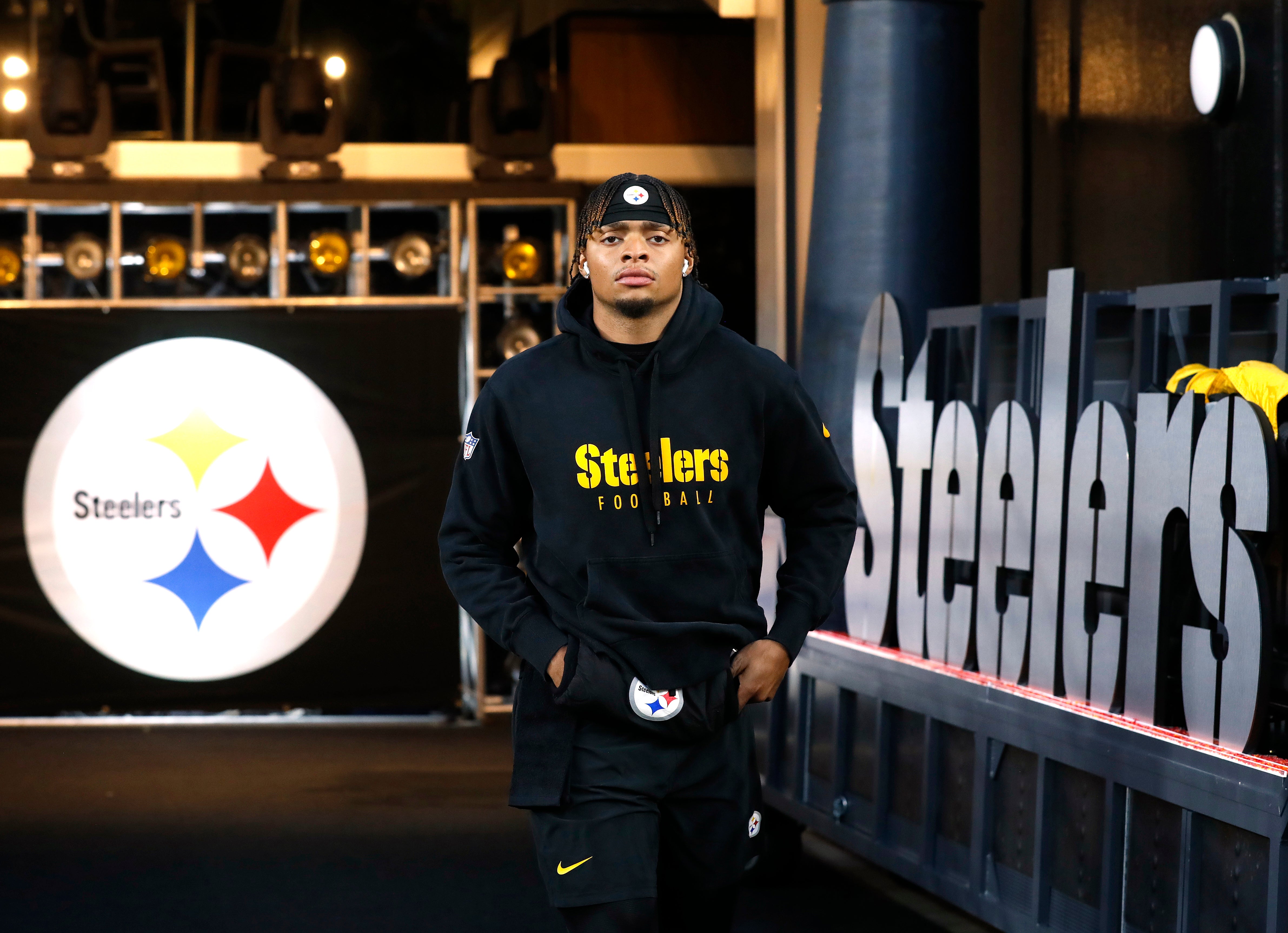 Oct 28, 2024; Pittsburgh, Pennsylvania, USA; Pittsburgh Steelers quarterback Justin Fields (2) takes the field to warm up before the game against the New York Giants at Acrisure Stadium.