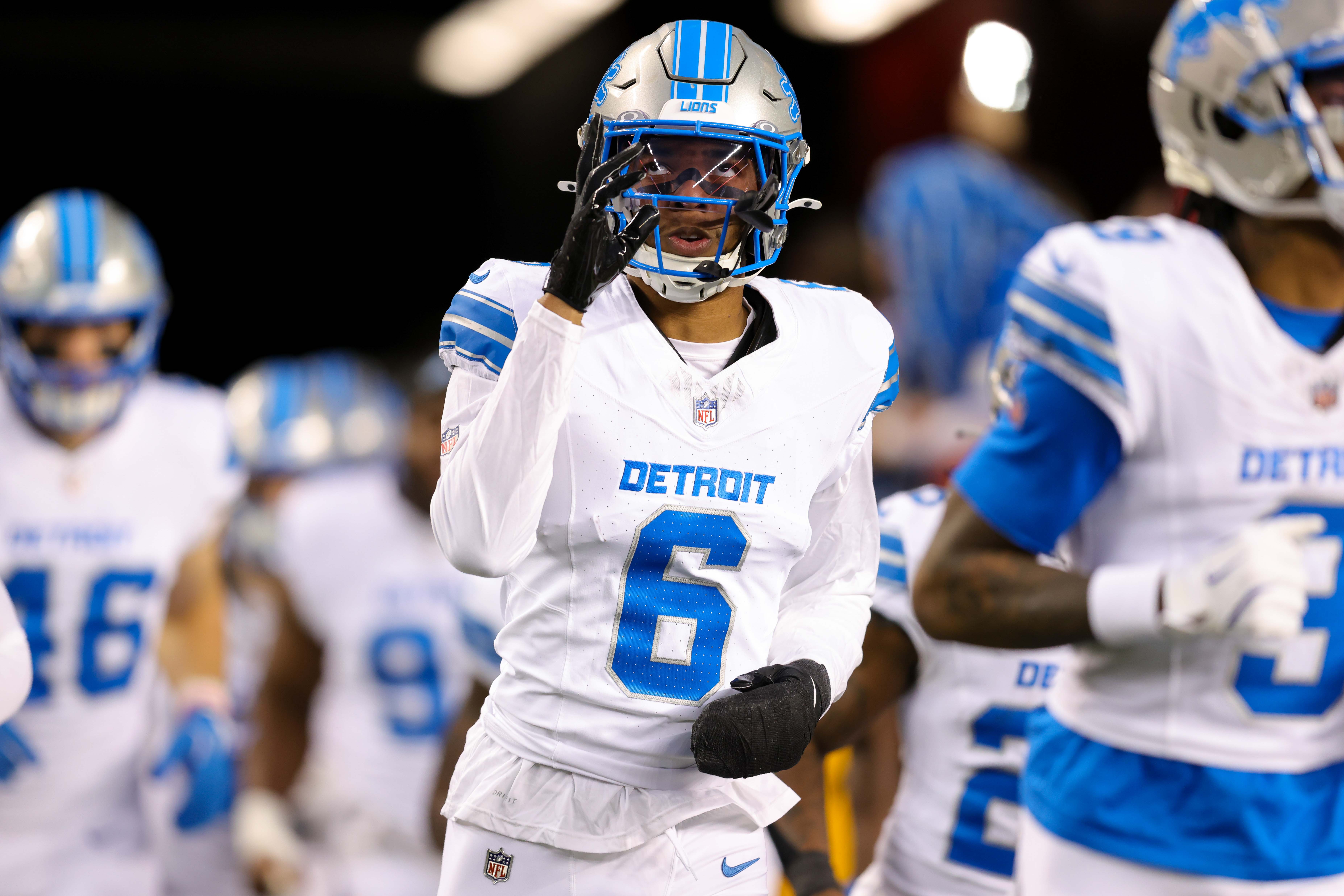 Dec 30, 2024; Santa Clara, California, USA; Detroit Lions safety Ifeatu Melifonwu (6) during the game against the San Francisco 49ers at Levi's Stadium.