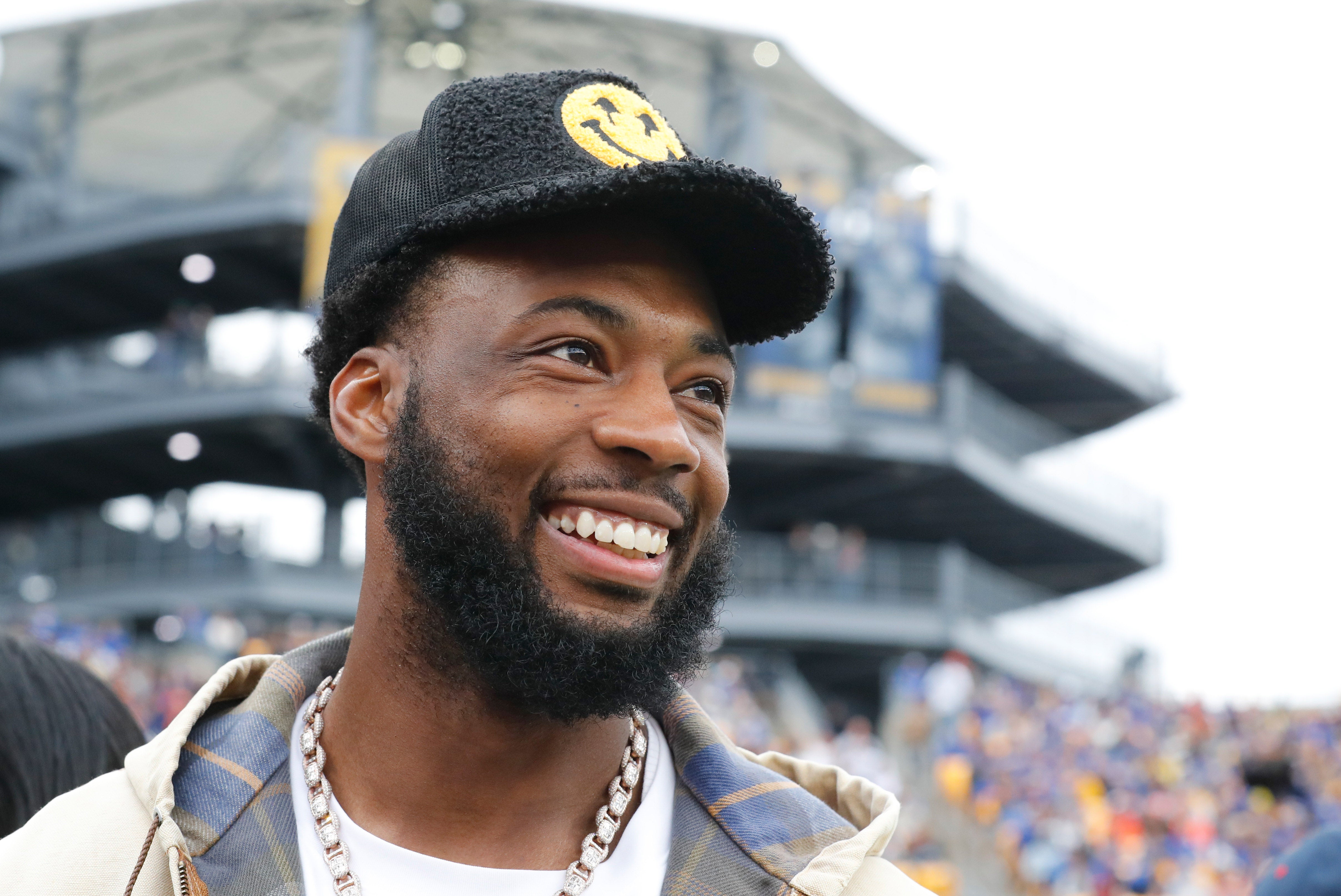 Nov 16, 2024; Pittsburgh, Pennsylvania, USA; Pittsburgh Steelers and former Clemson wide receiver Mike Williams (18) in attendance as the Tigers play the Pittsburgh Panthers against at Acrisure Stadium.
