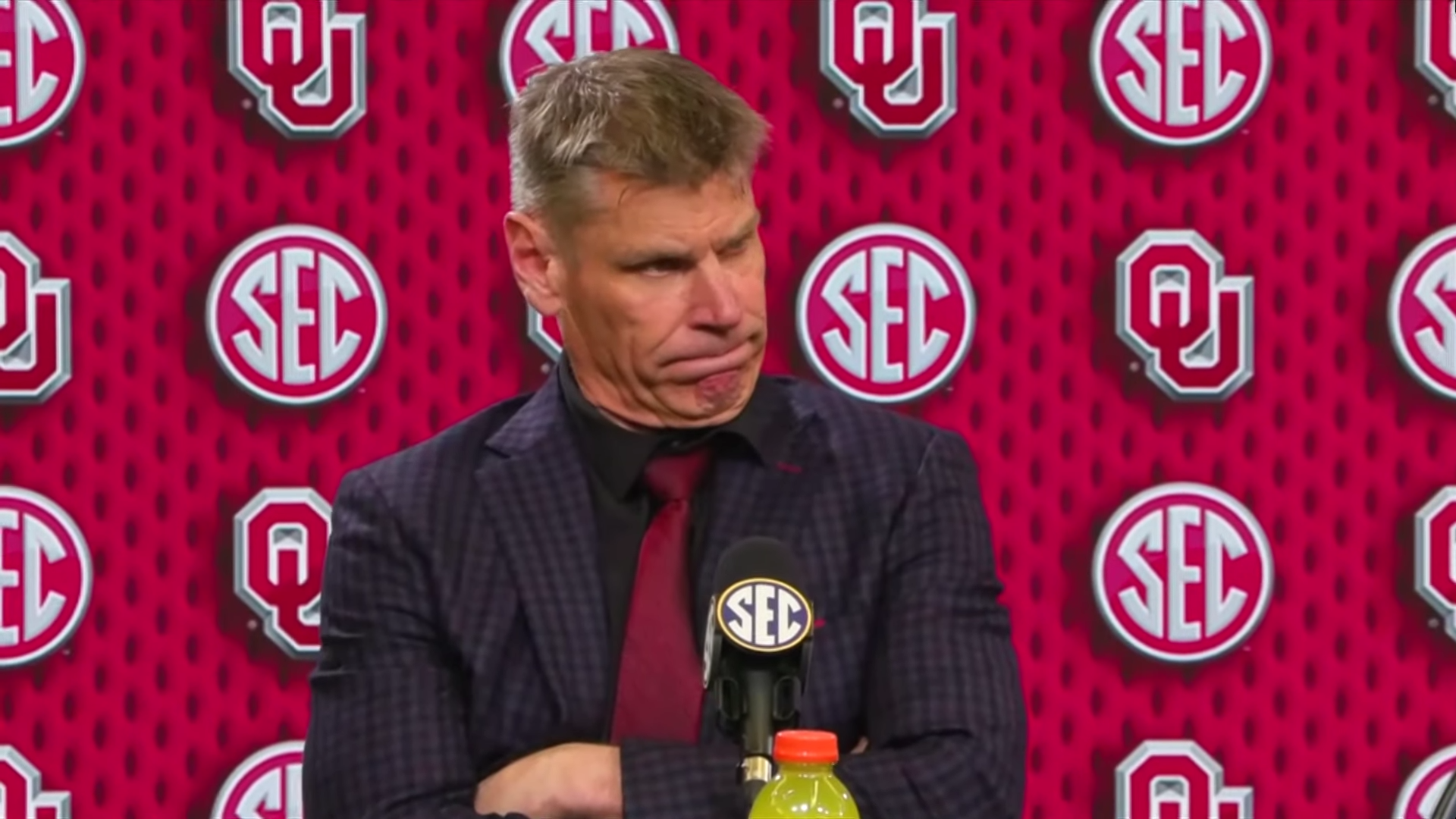 Oklahoma Sooners basketball head coach Porter Moser