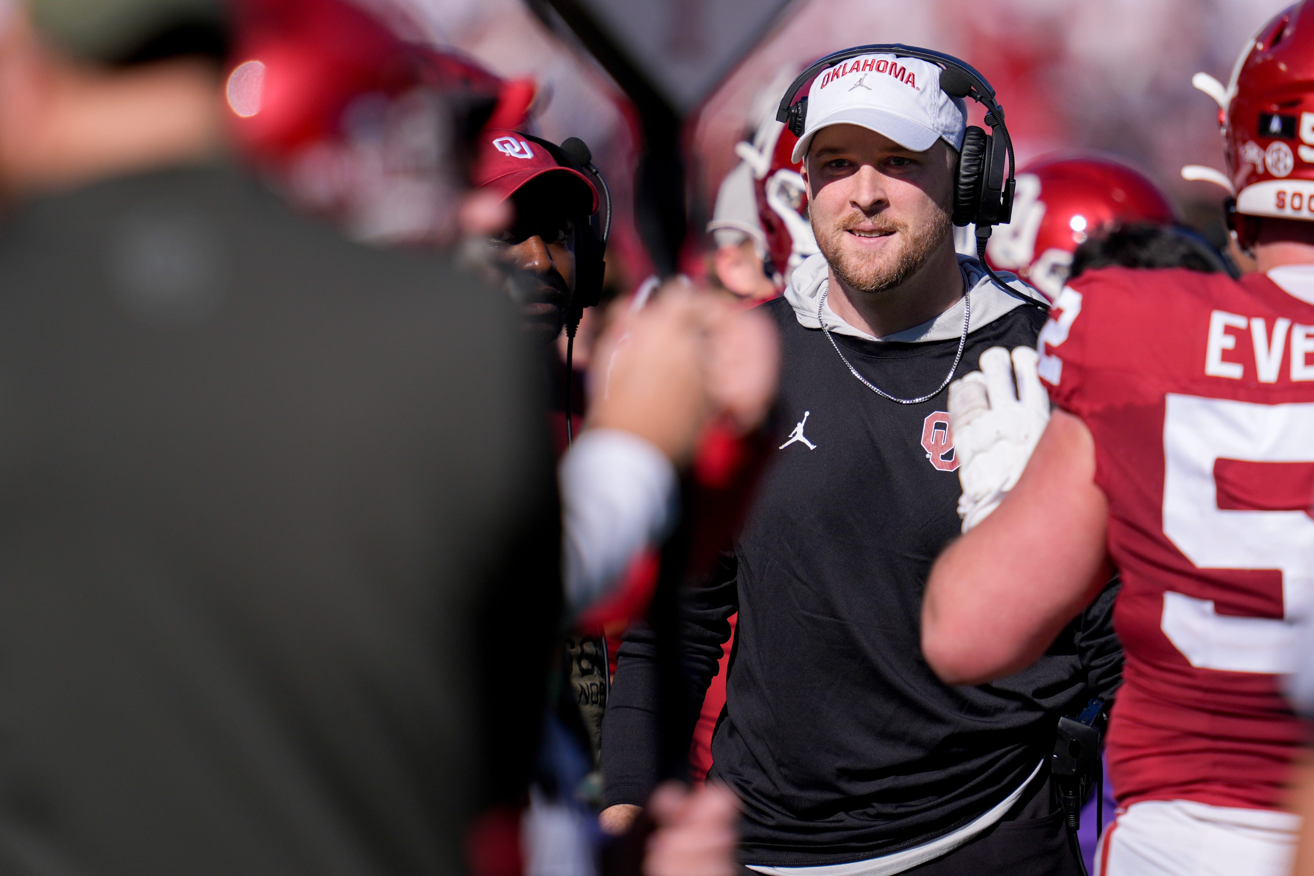 Oklahoma Sooners offensive coordinator Ben Arbuckle