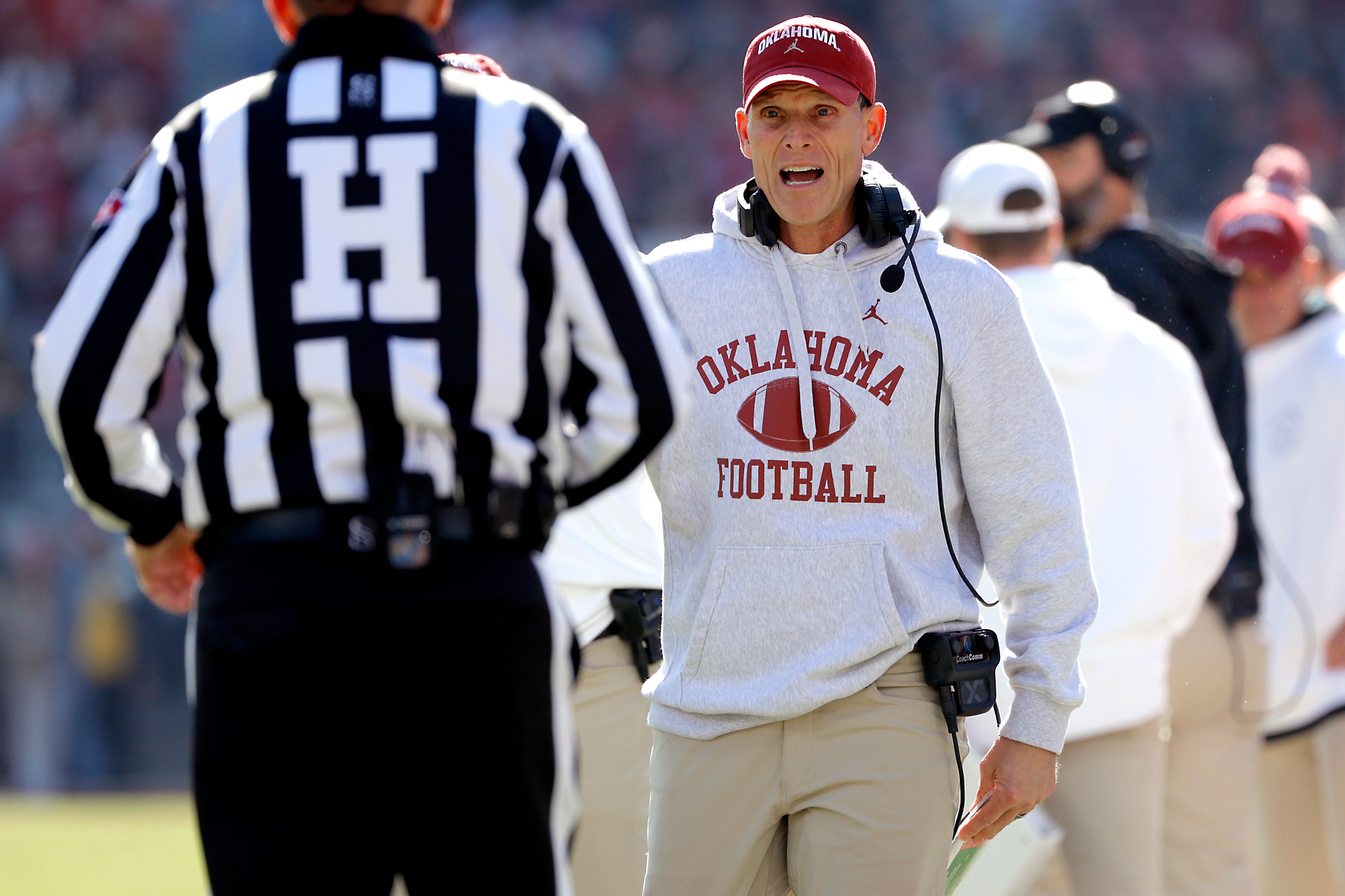 Oklahoma Sooners head coach Brent Venables