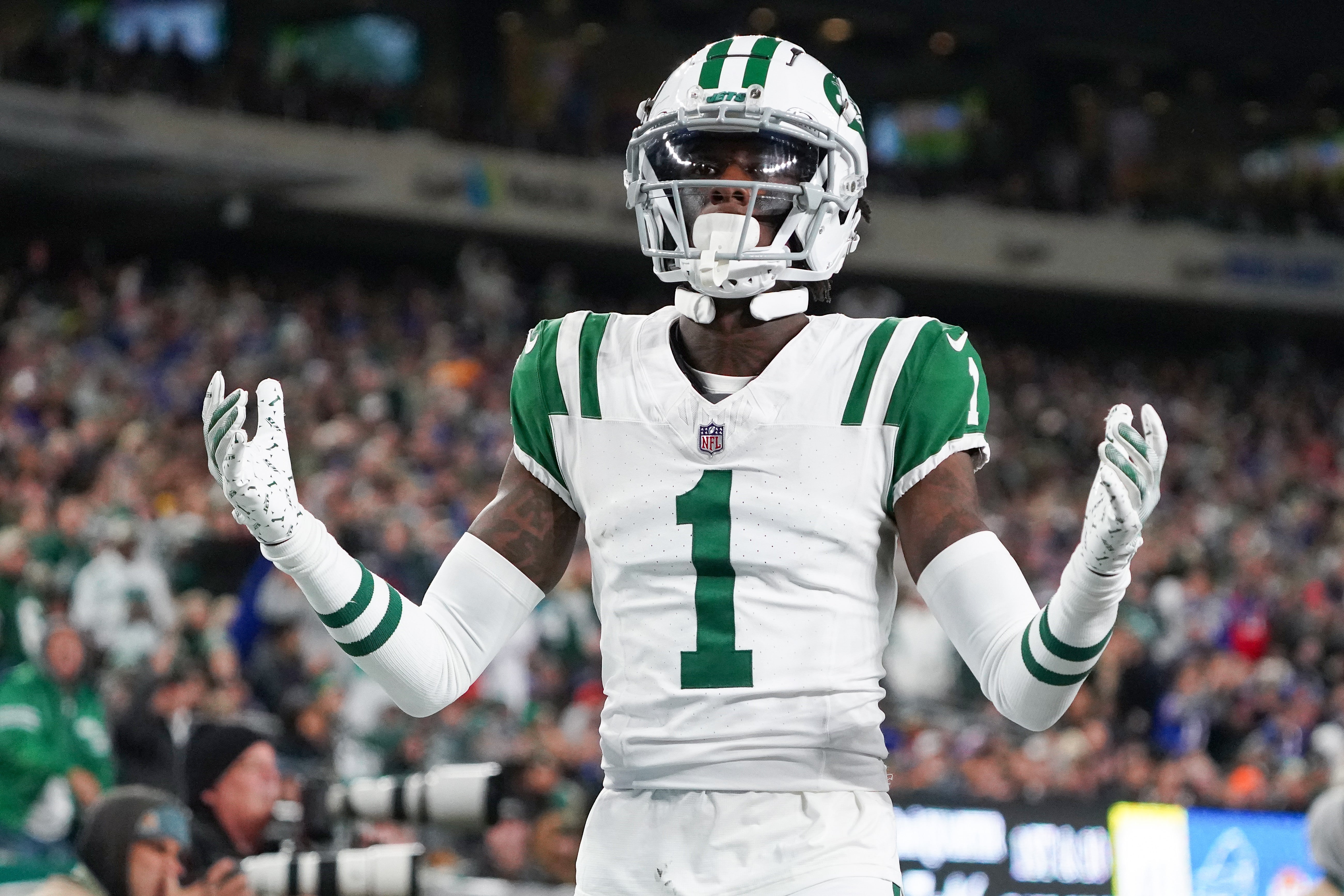 New York Jets cornerback Sauce Gardner (1) reacts to a call during the first half against the Buffalo Bills at MetLife Stadium.