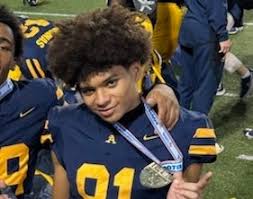 2027 Notre Dame WR target Julius Jones Jr.