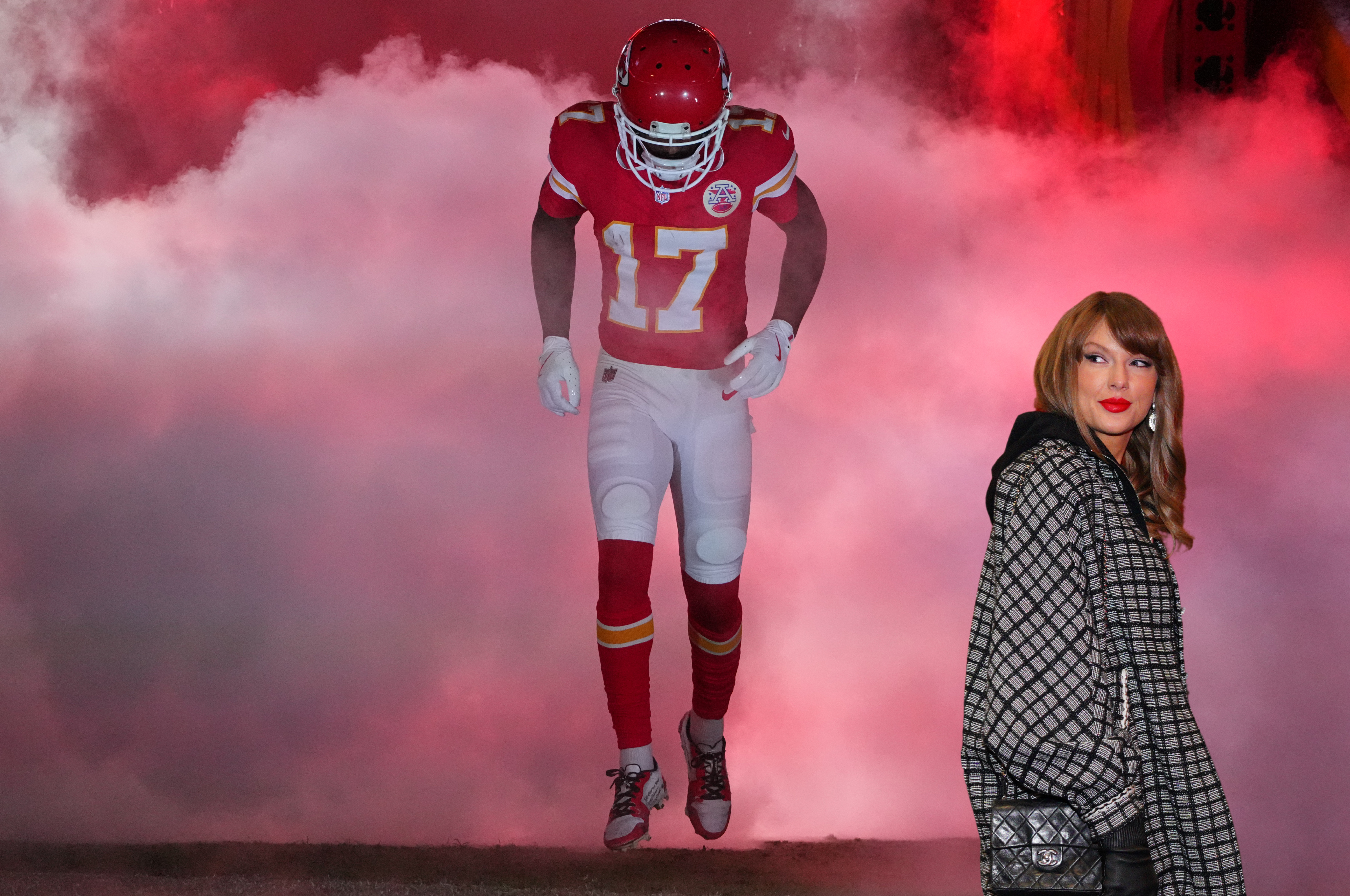 Mecole Hardman and Taylor Swift