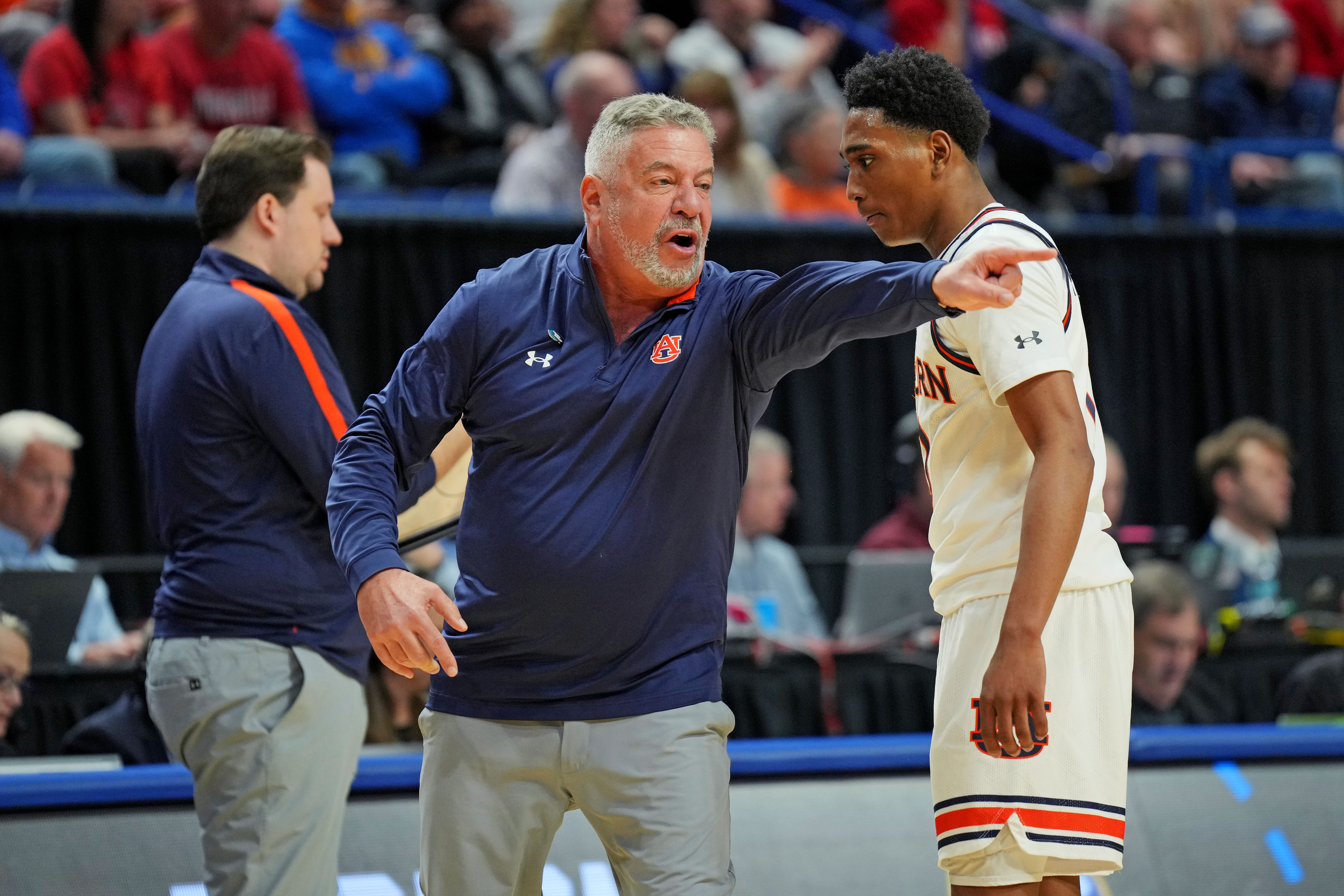 Auburn Tigers head basketball coach Bruce pearl