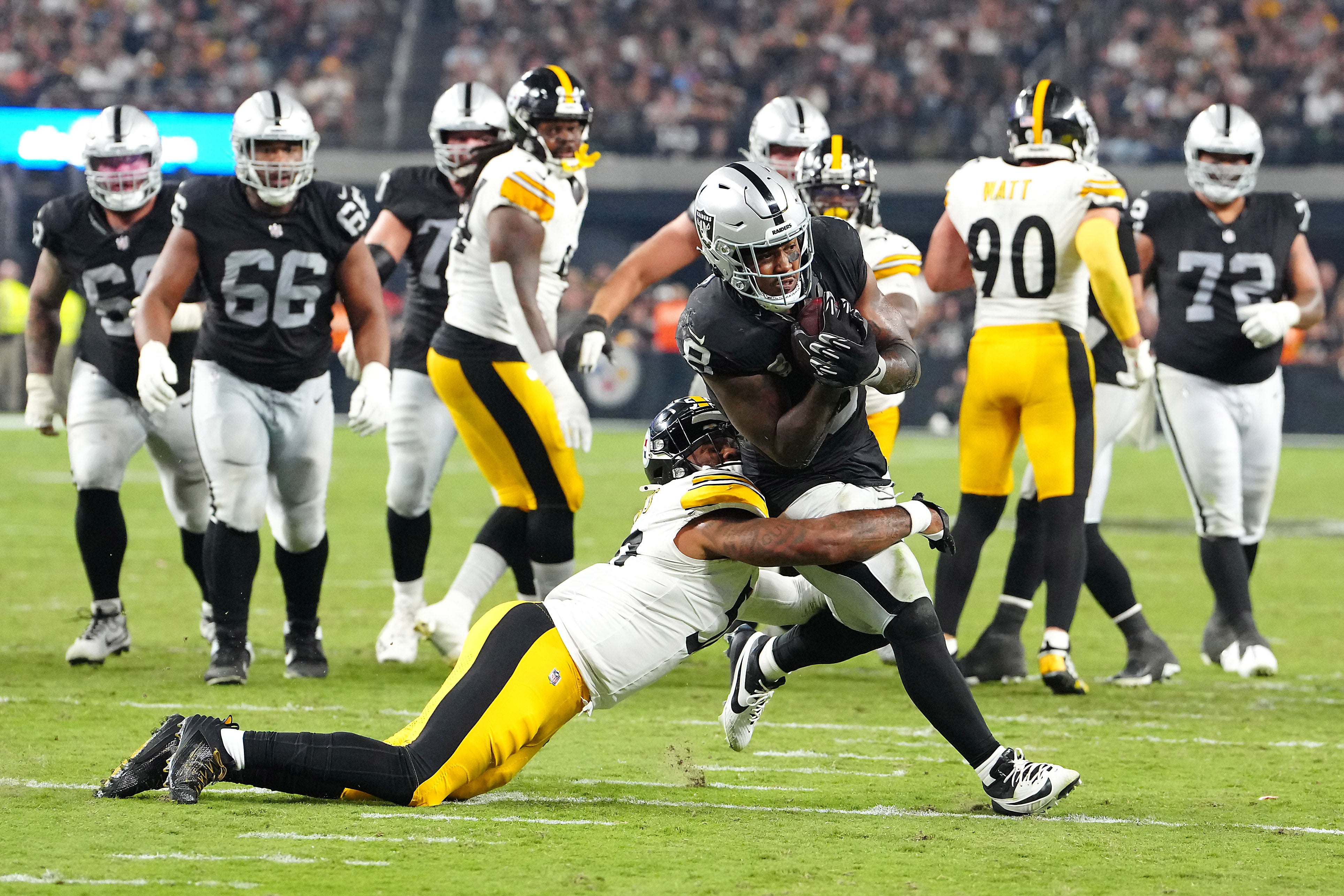 Las Vegas Raiders Pittsburgh Steelers Elandon Roberts