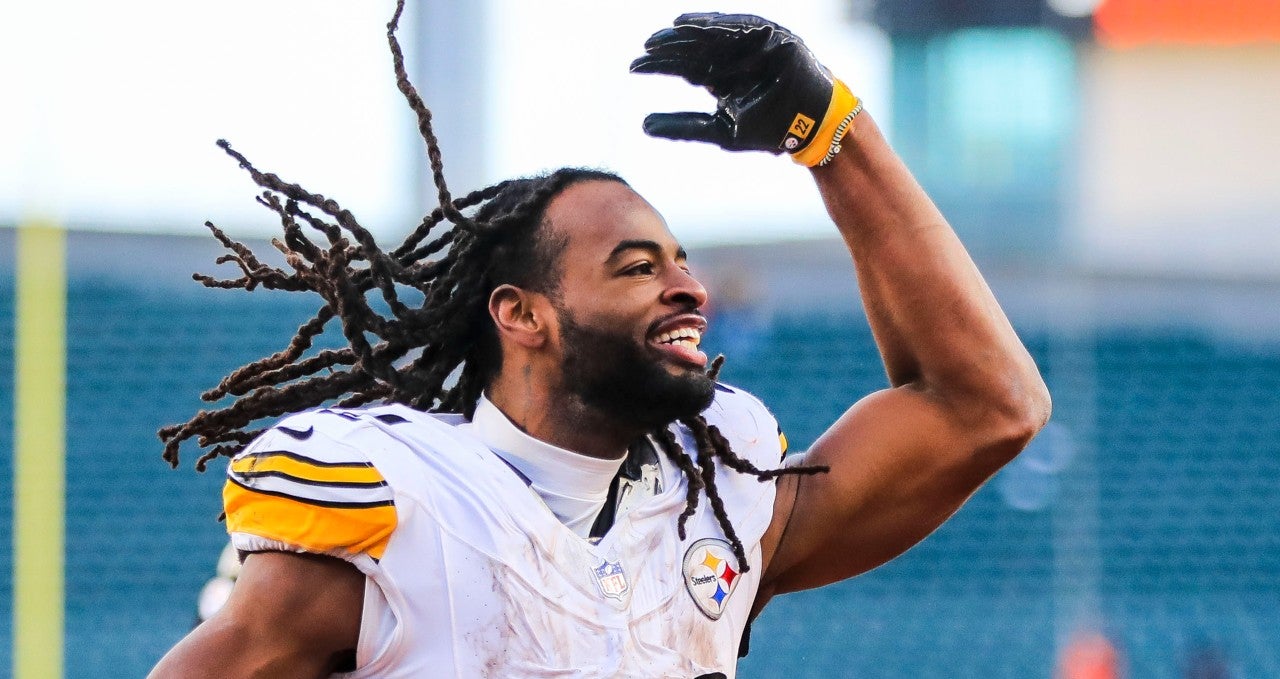 Dec 1, 2024; Cincinnati, Ohio, USA; Pittsburgh Steelers running back Najee Harris (22) reacts after the victory over the Cincinnati Bengals at Paycor Stadium.