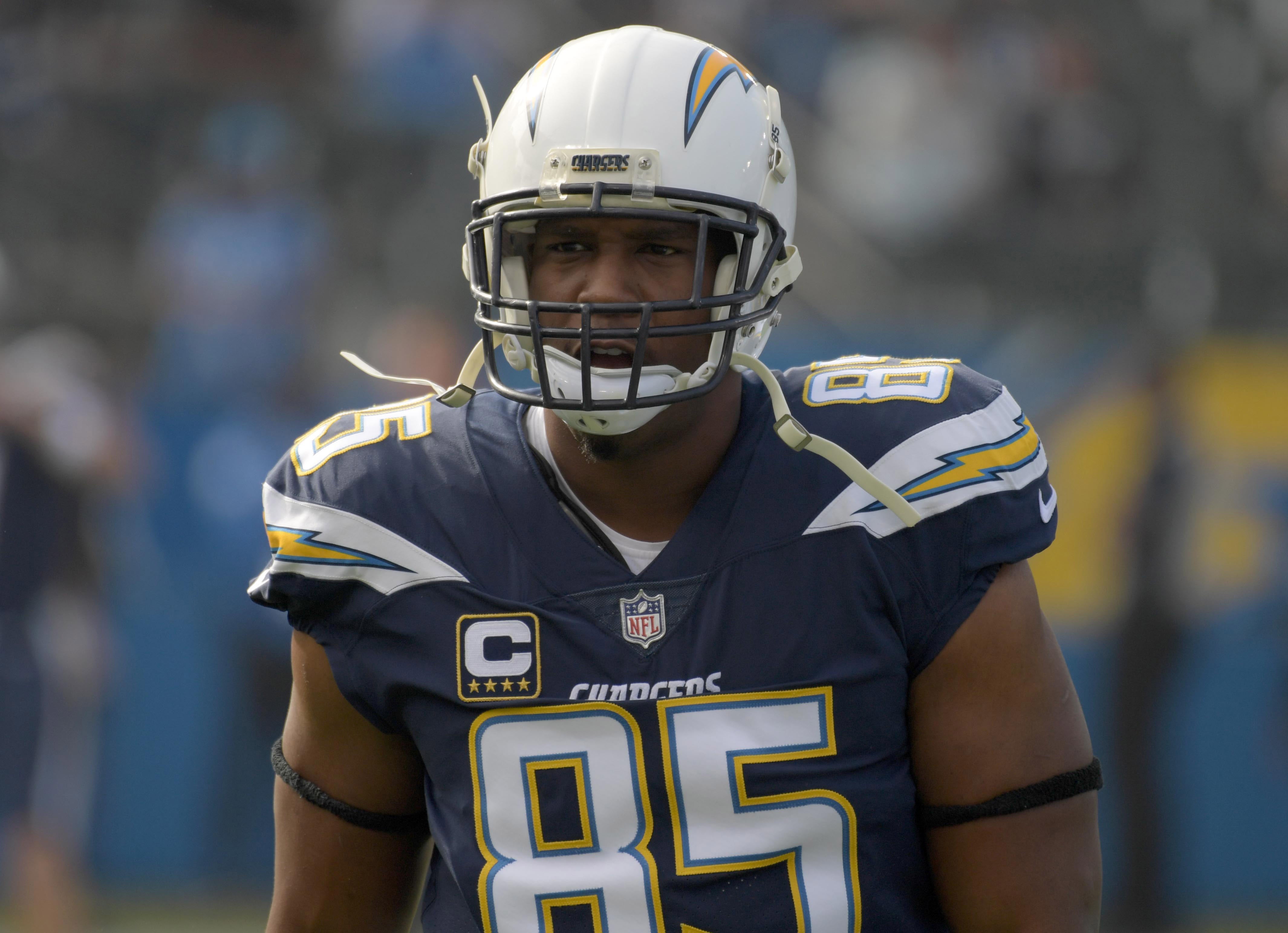 Dec 31, 2017; Carson, CA, USA; Los Angeles Chargers tight end Antonio Gates (85) reacts during an NFL football game against the Oakland Raiders at StubHub Center.