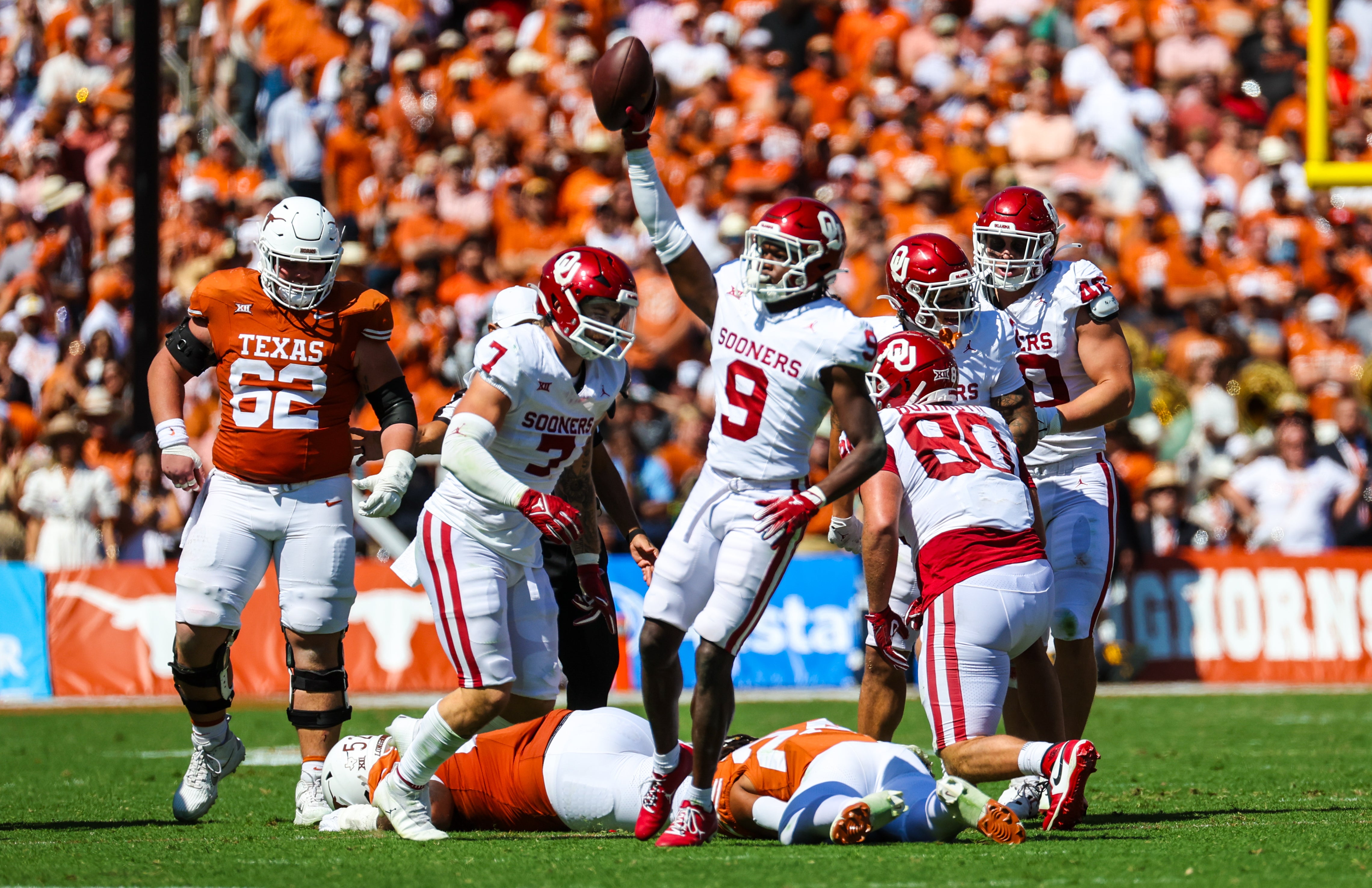 Oct 7, 2023; Dallas, Texas, USA; Oklahoma Sooners defensive back Gentry Williams (9) reacts during the game against the Texas Longhorns at the Cotton Bowl.
