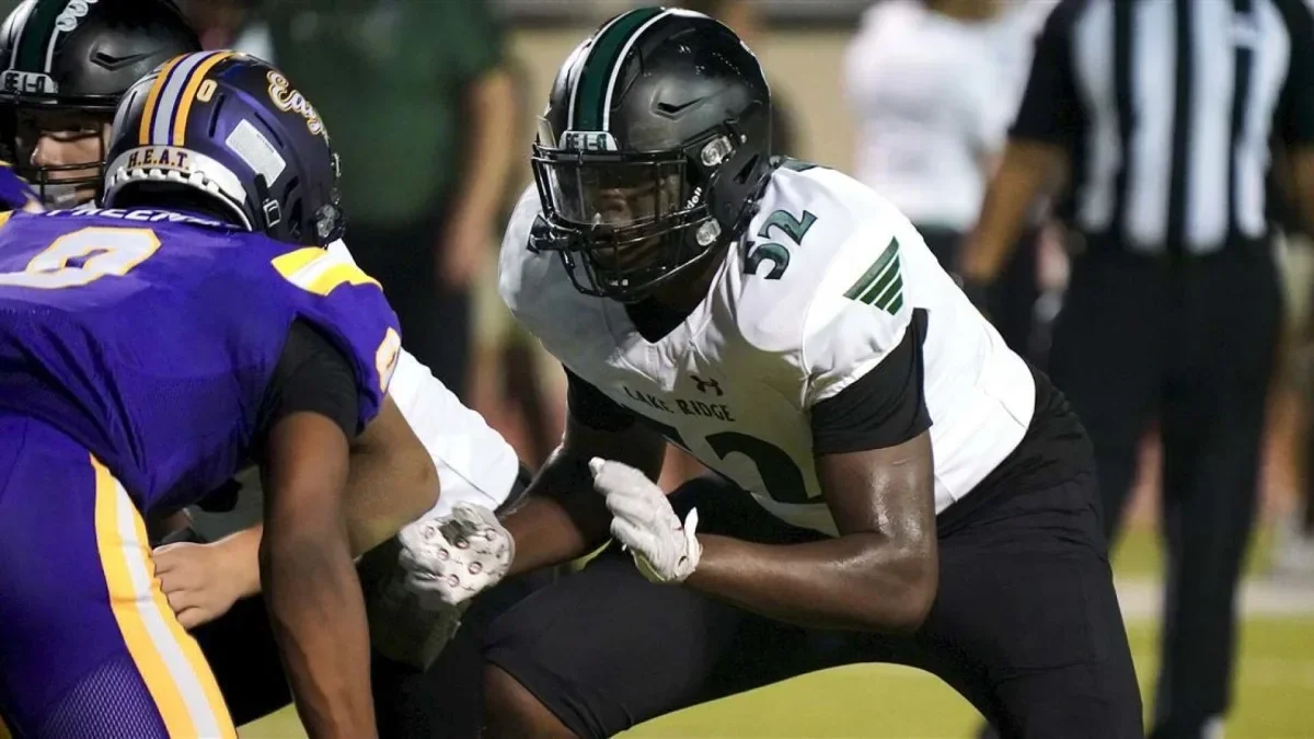 Elite 2026 offensive tackle recruit Felix Ojo