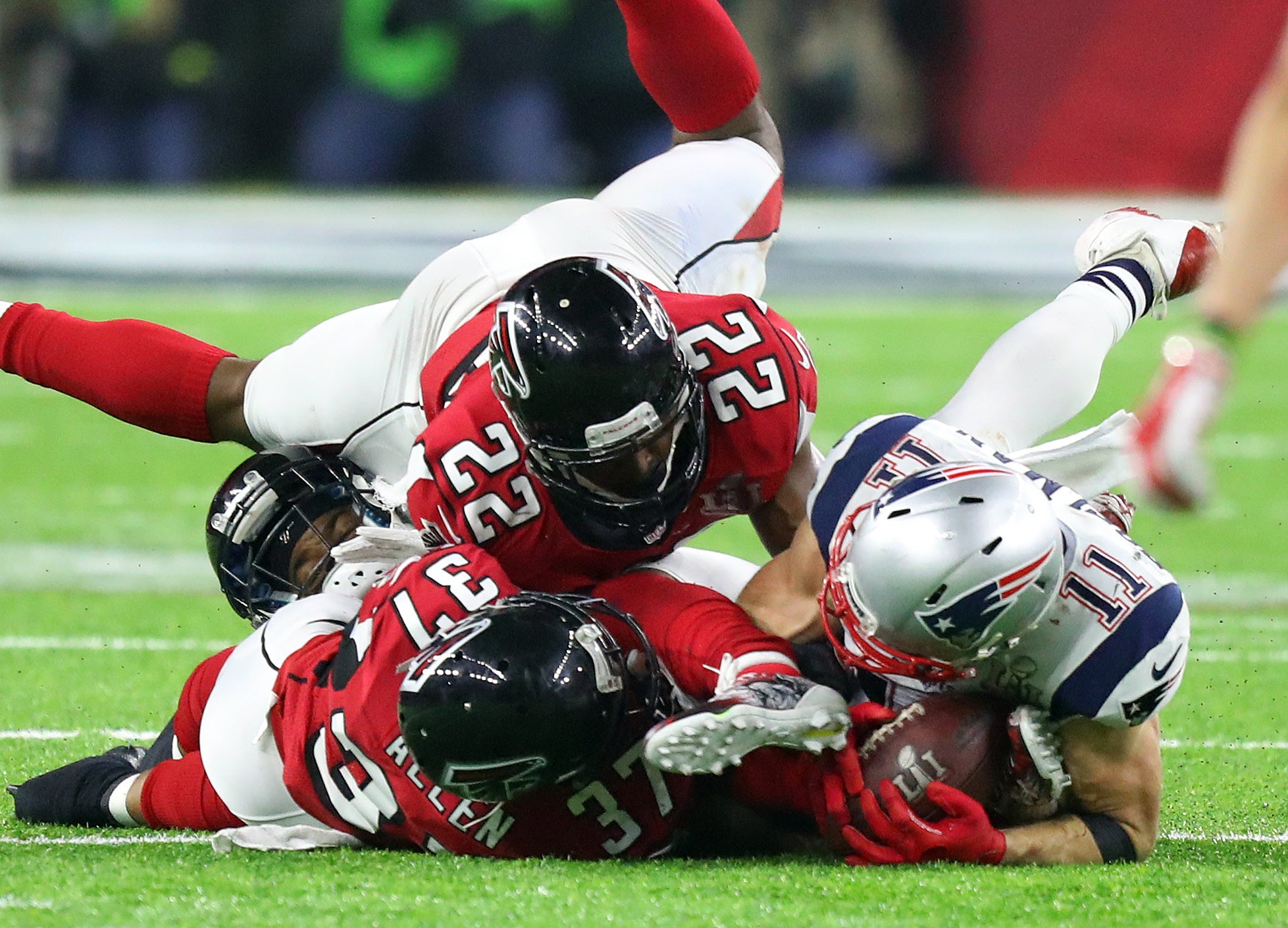 Feb 5, 2017; Houston, TX, USA; New England Patriots wide receiver Julian Edelman (11) makes a catch against the Atlanta Falcons during the fourth quarter during Super Bowl LI at NRG Stadium.